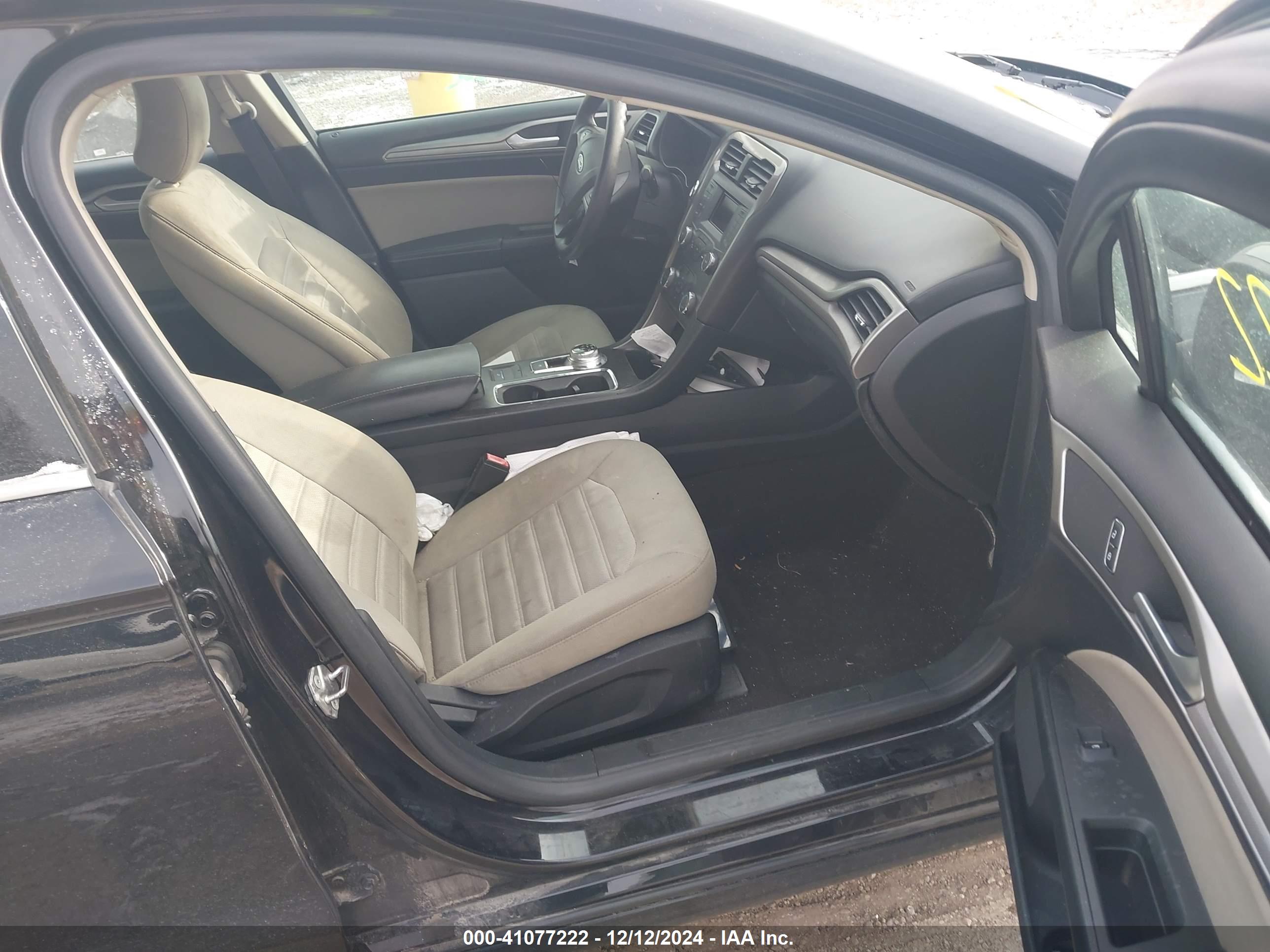 FORD FUSION image 5