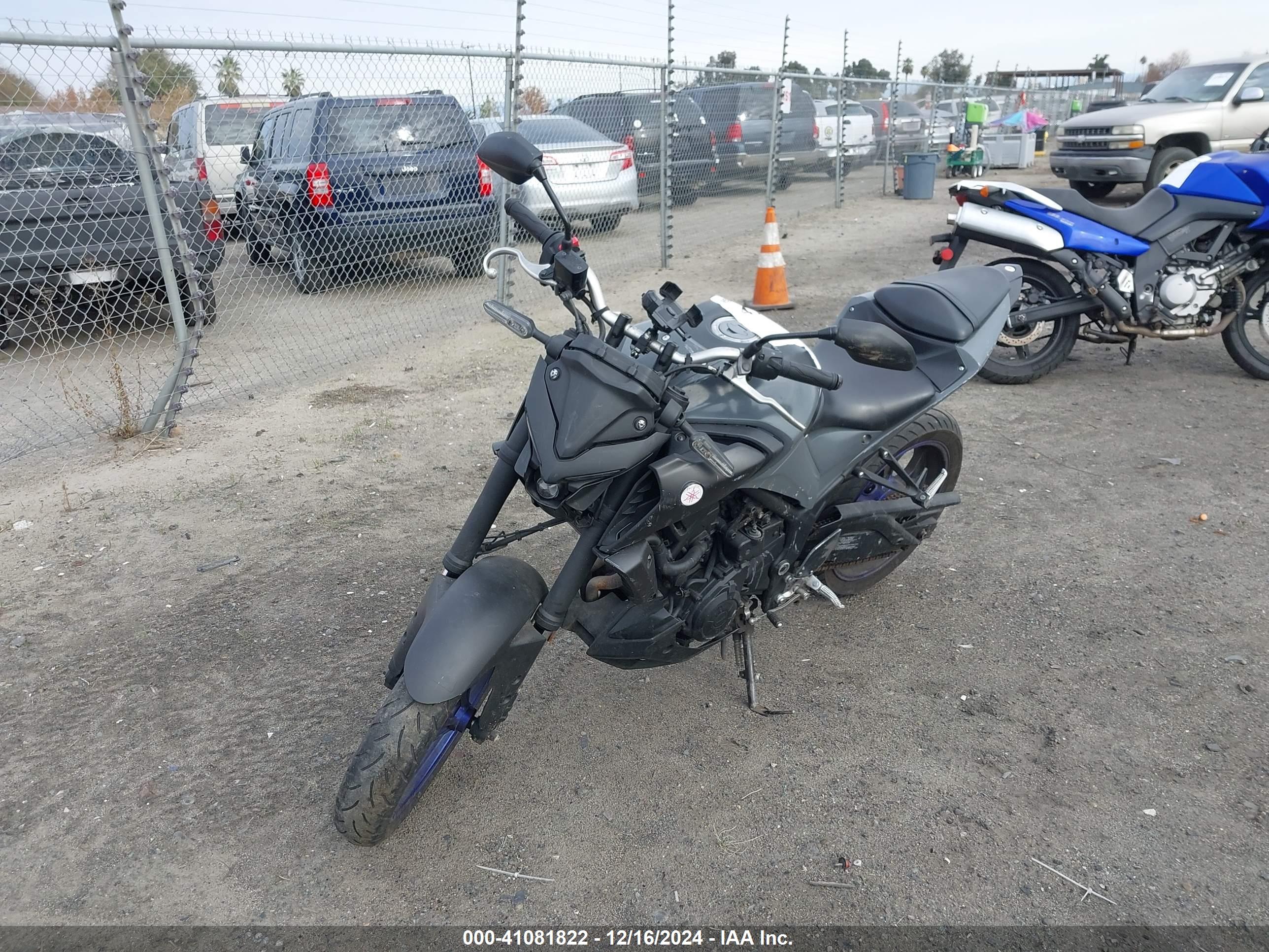 YAMAHA MT-03 image 2