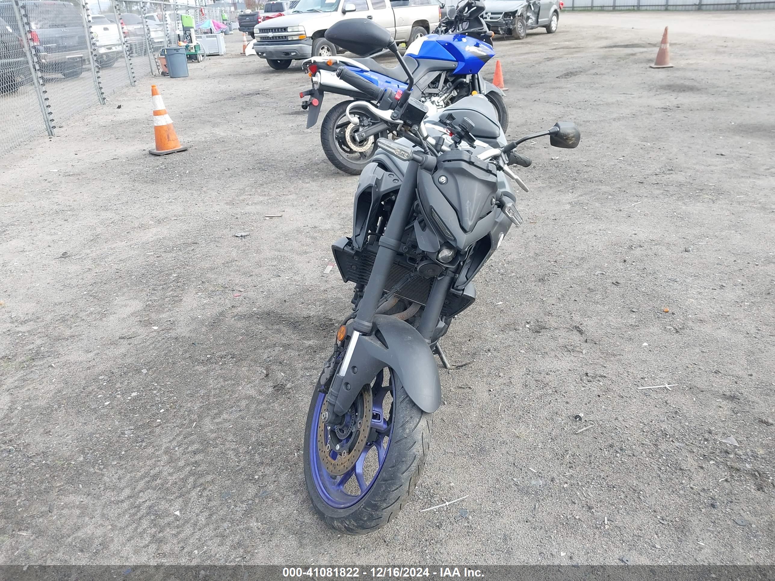 YAMAHA MT-03 image 5