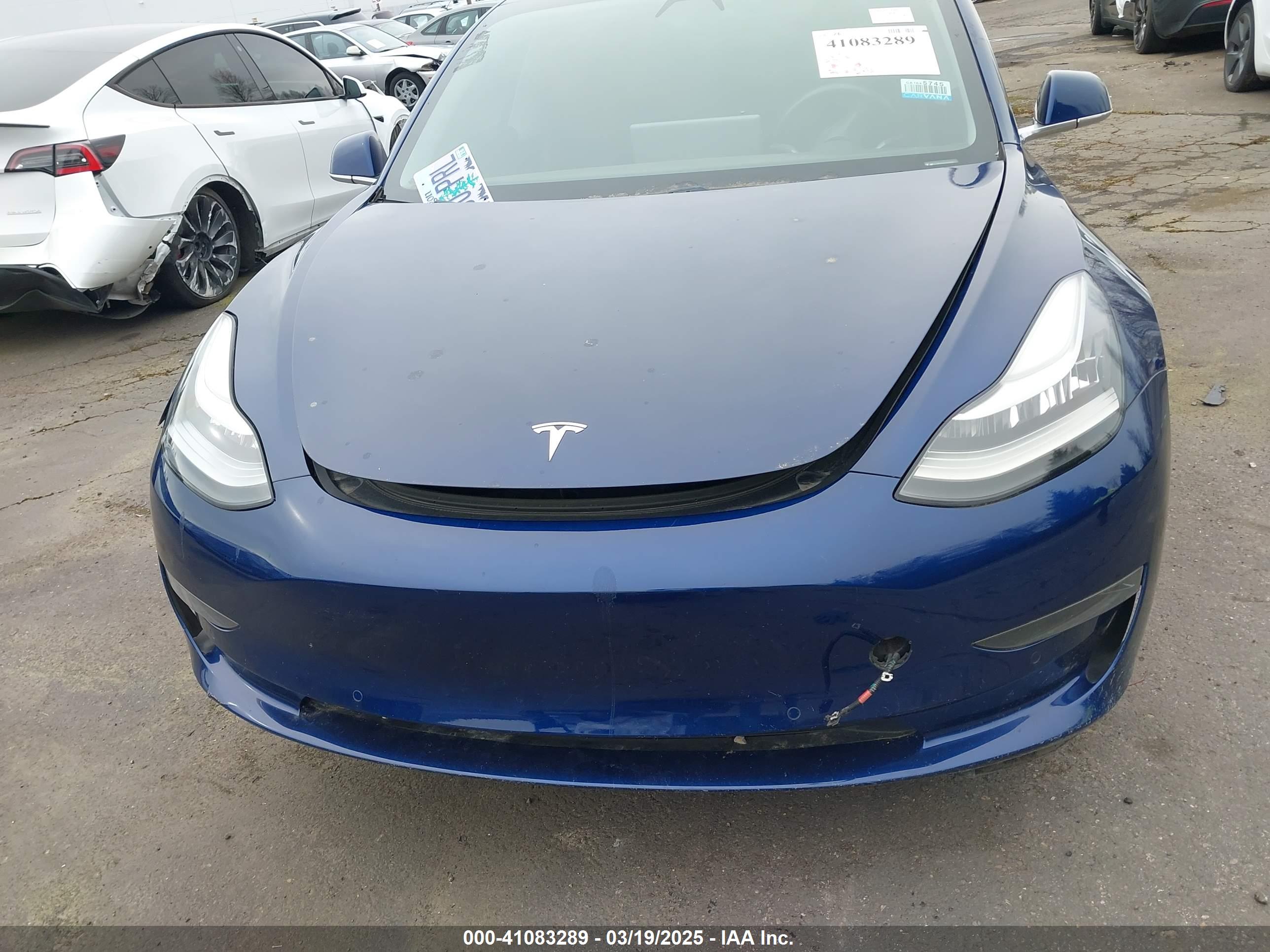 TESLA MODEL image 10