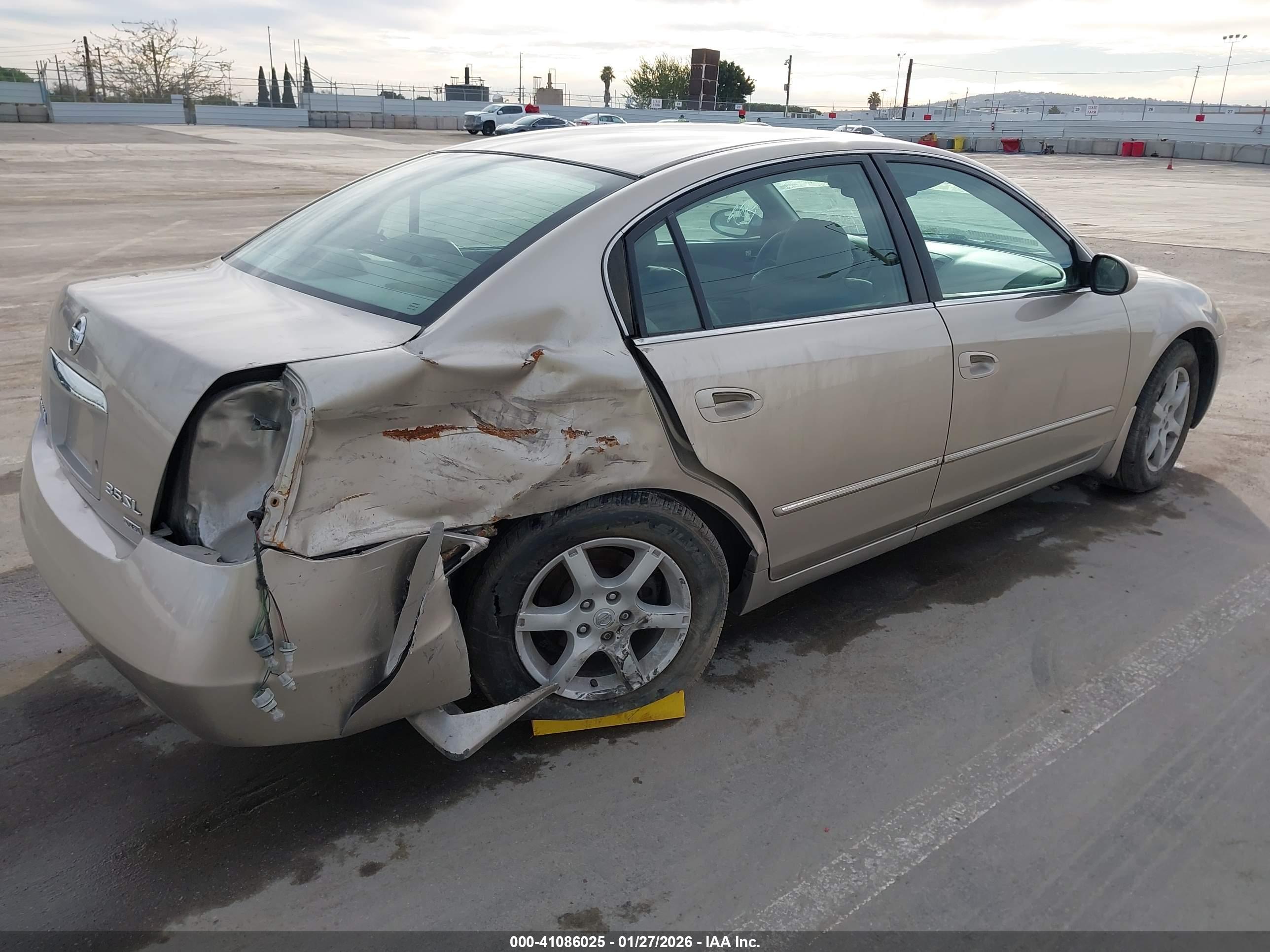 NISSAN ALTIMA image 4