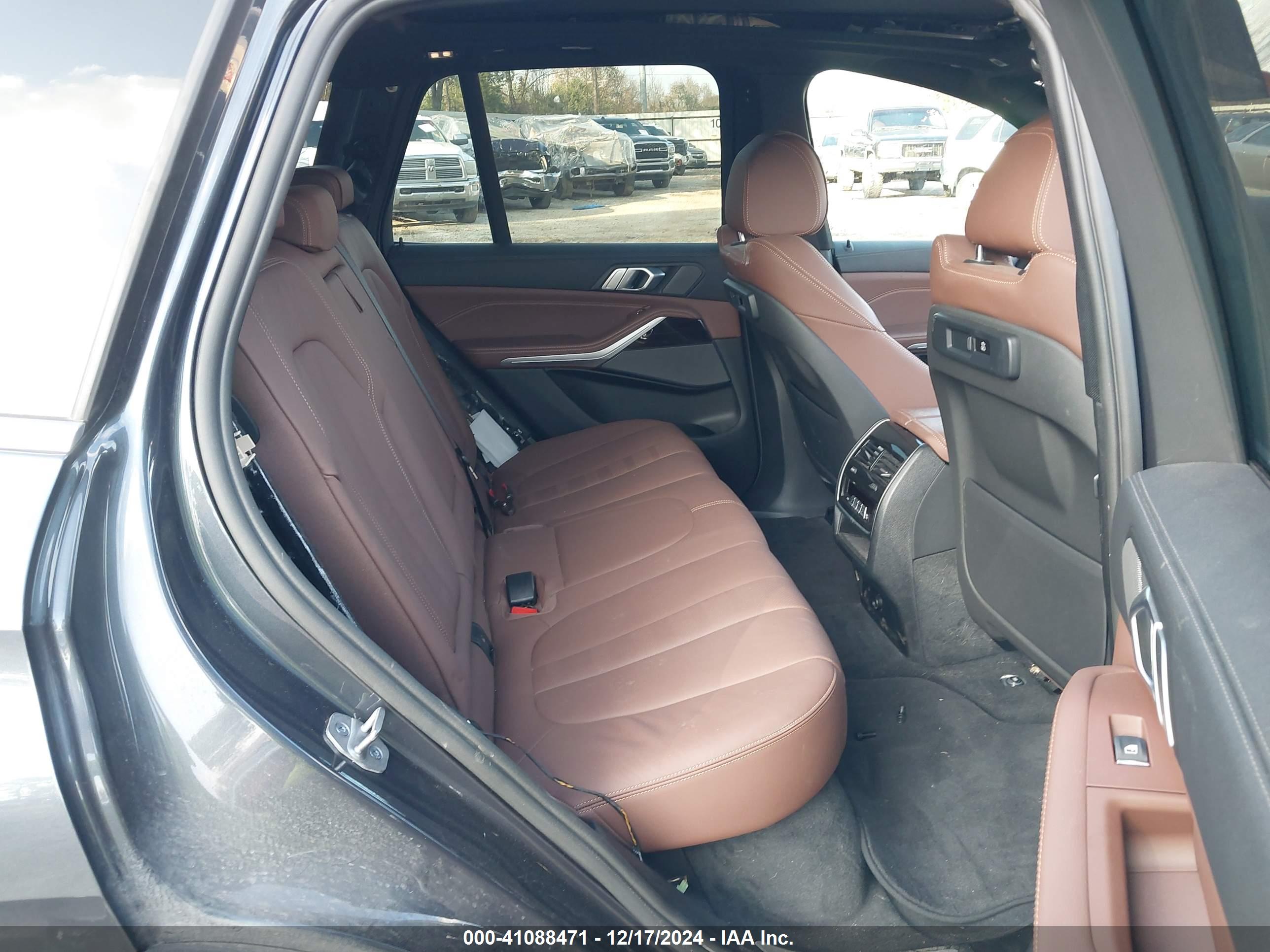 BMW X5 image 8