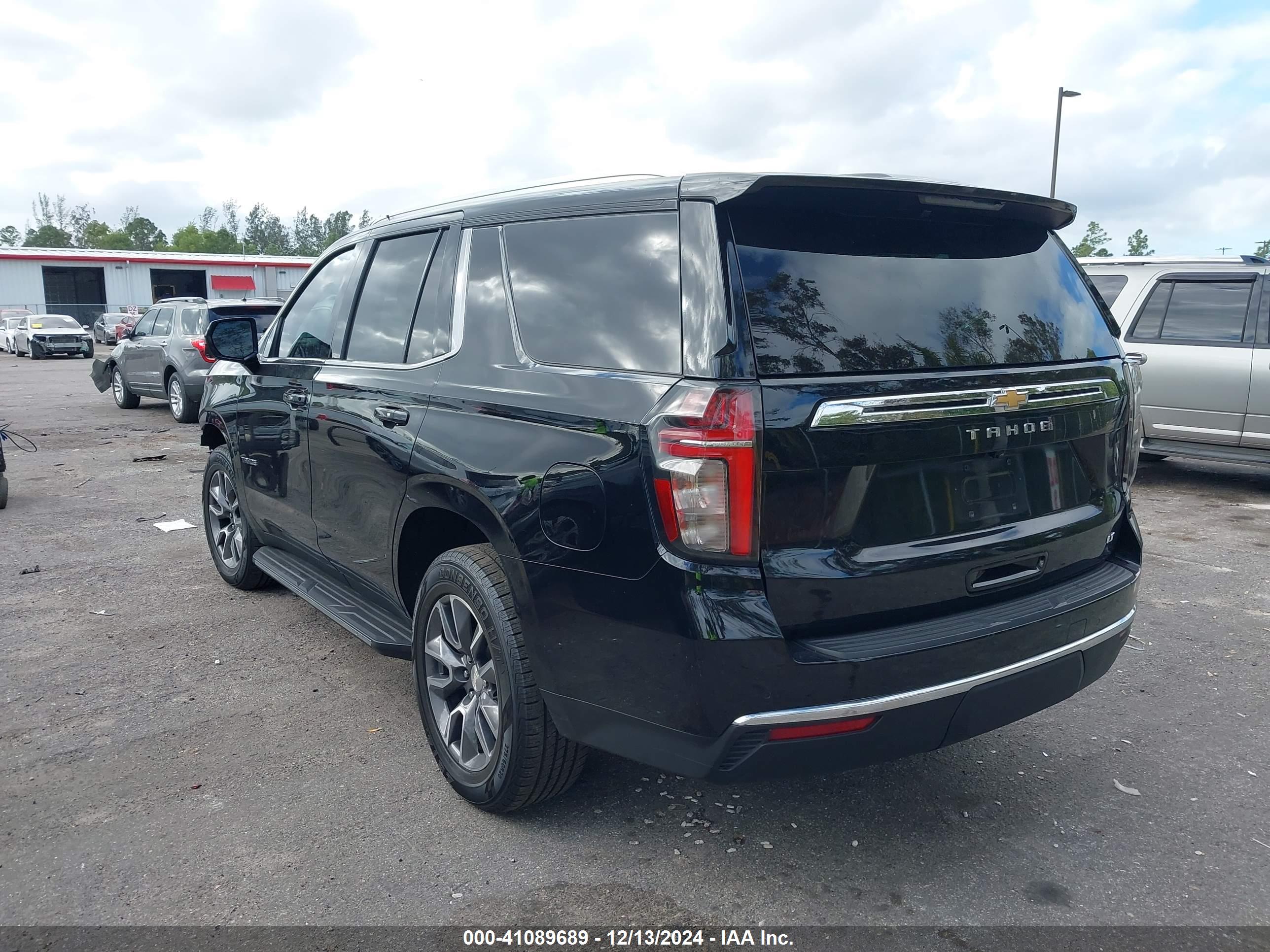 CHEVROLET TAHOE image 3