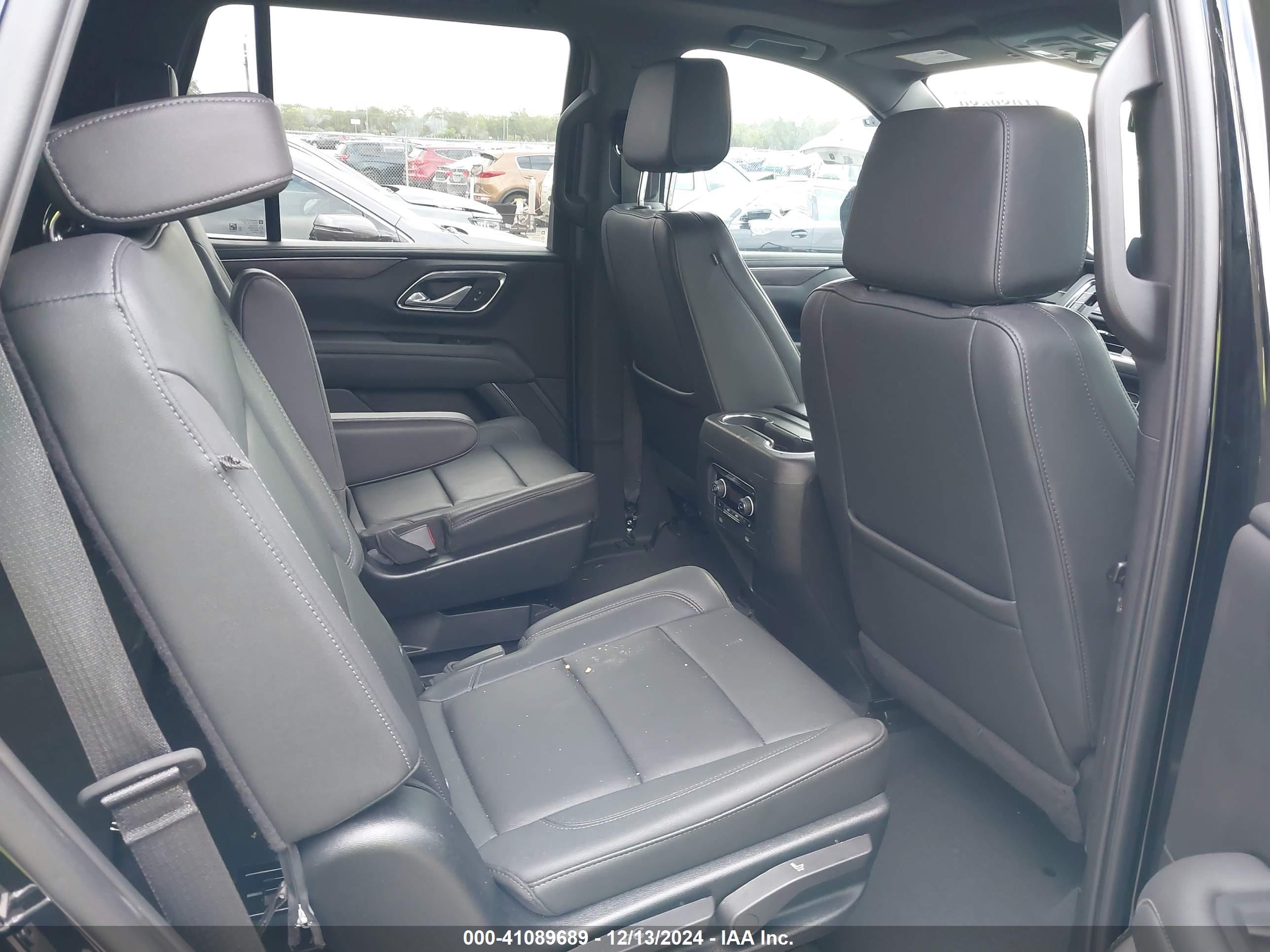 CHEVROLET TAHOE image 8