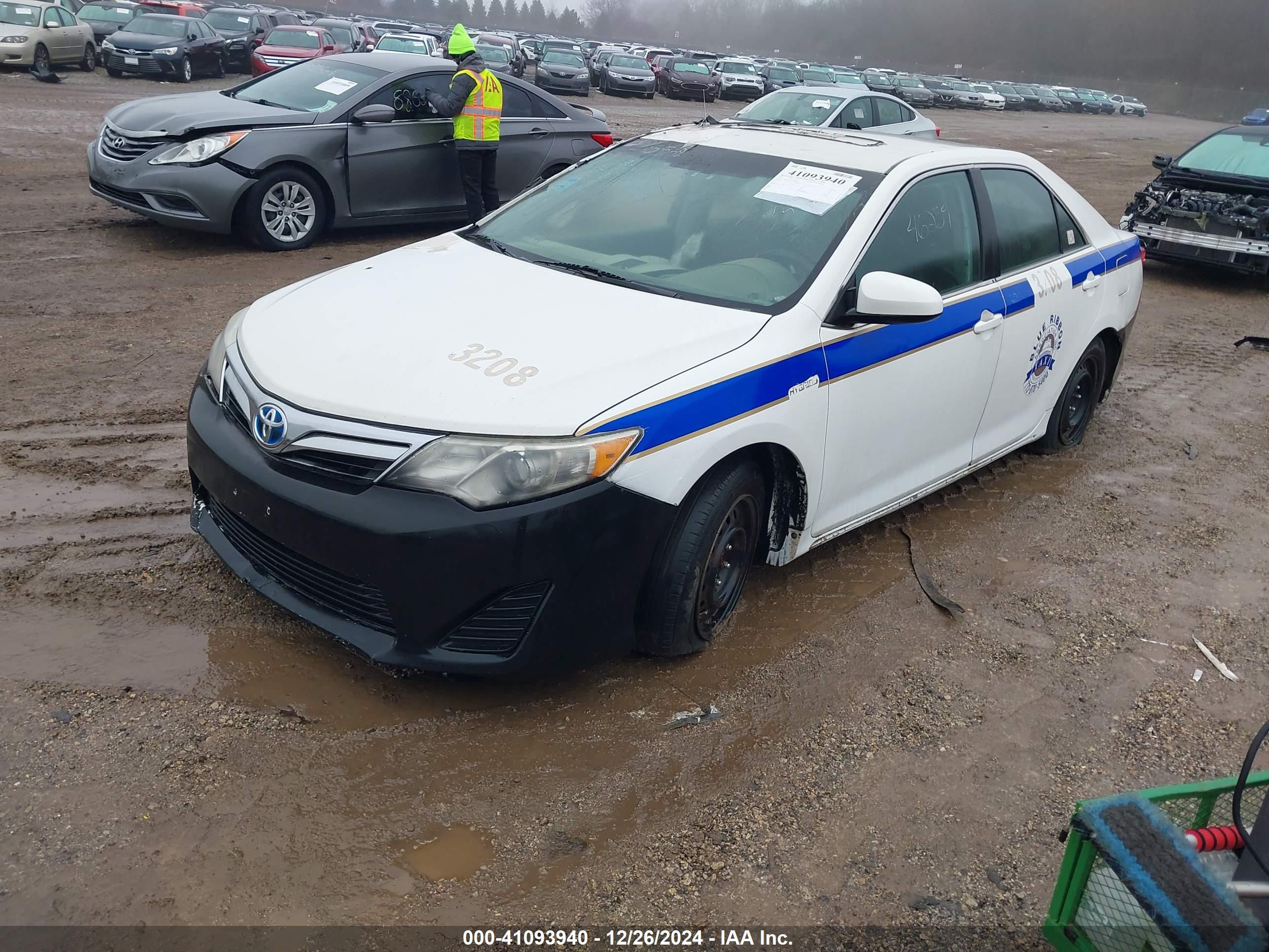 TOYOTA CAMRY image 2