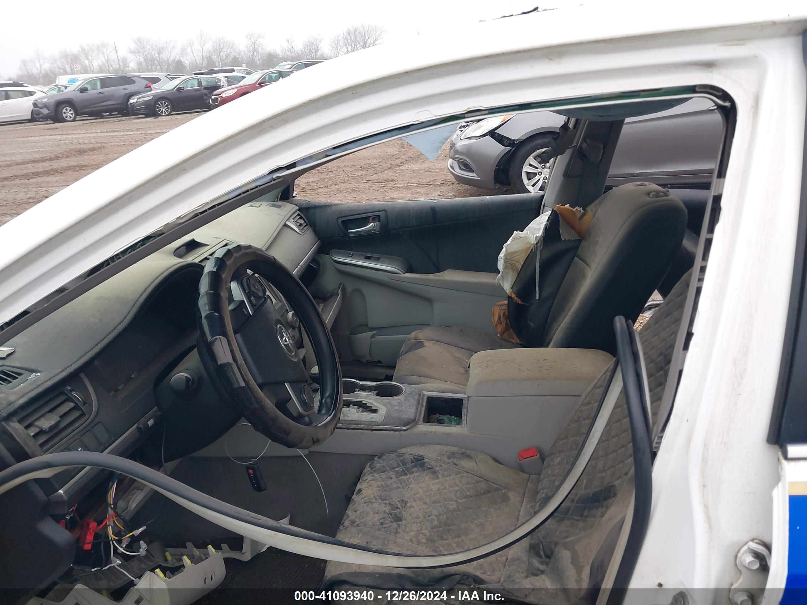 TOYOTA CAMRY image 5
