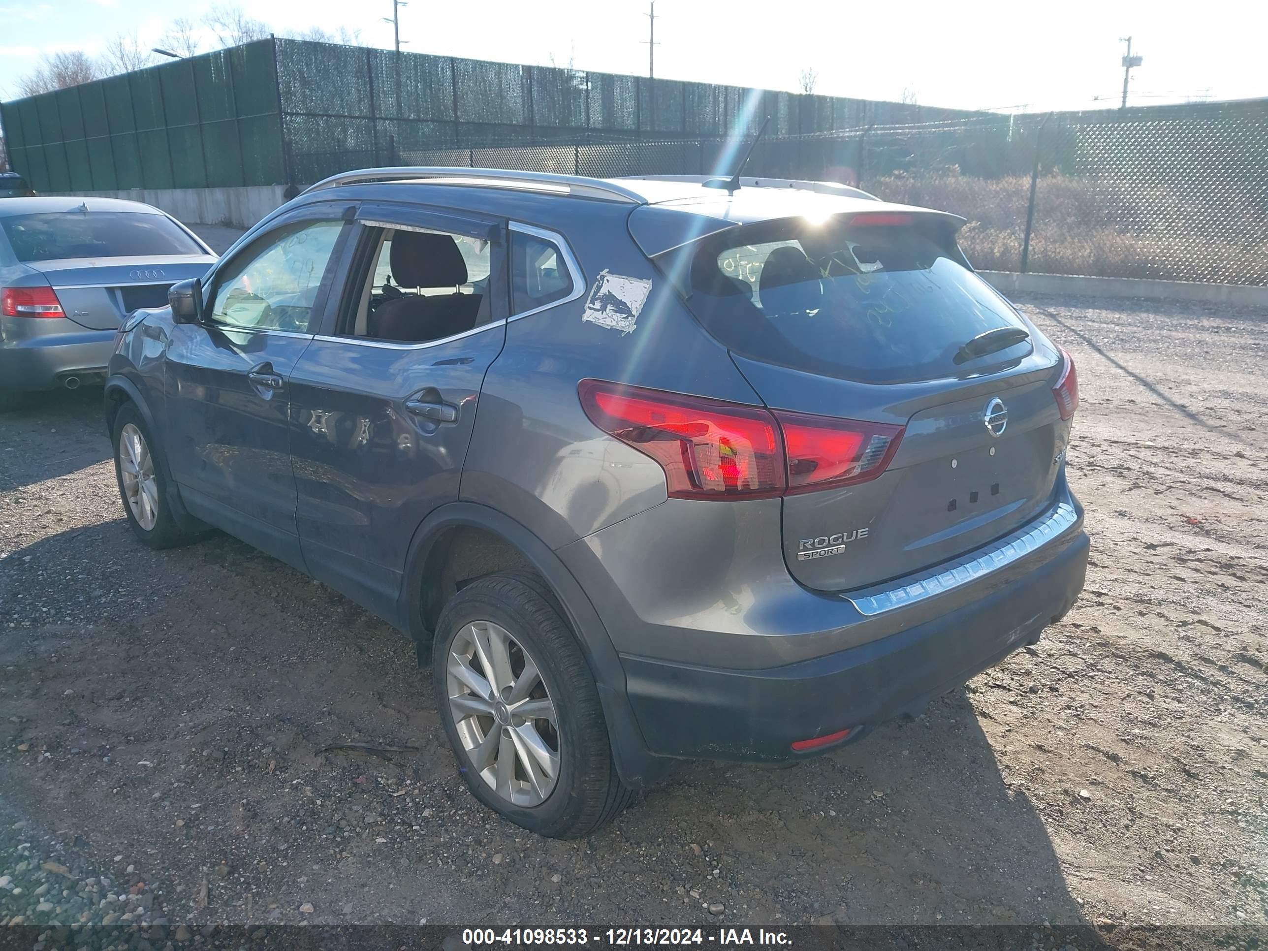 NISSAN ROGUE image 3
