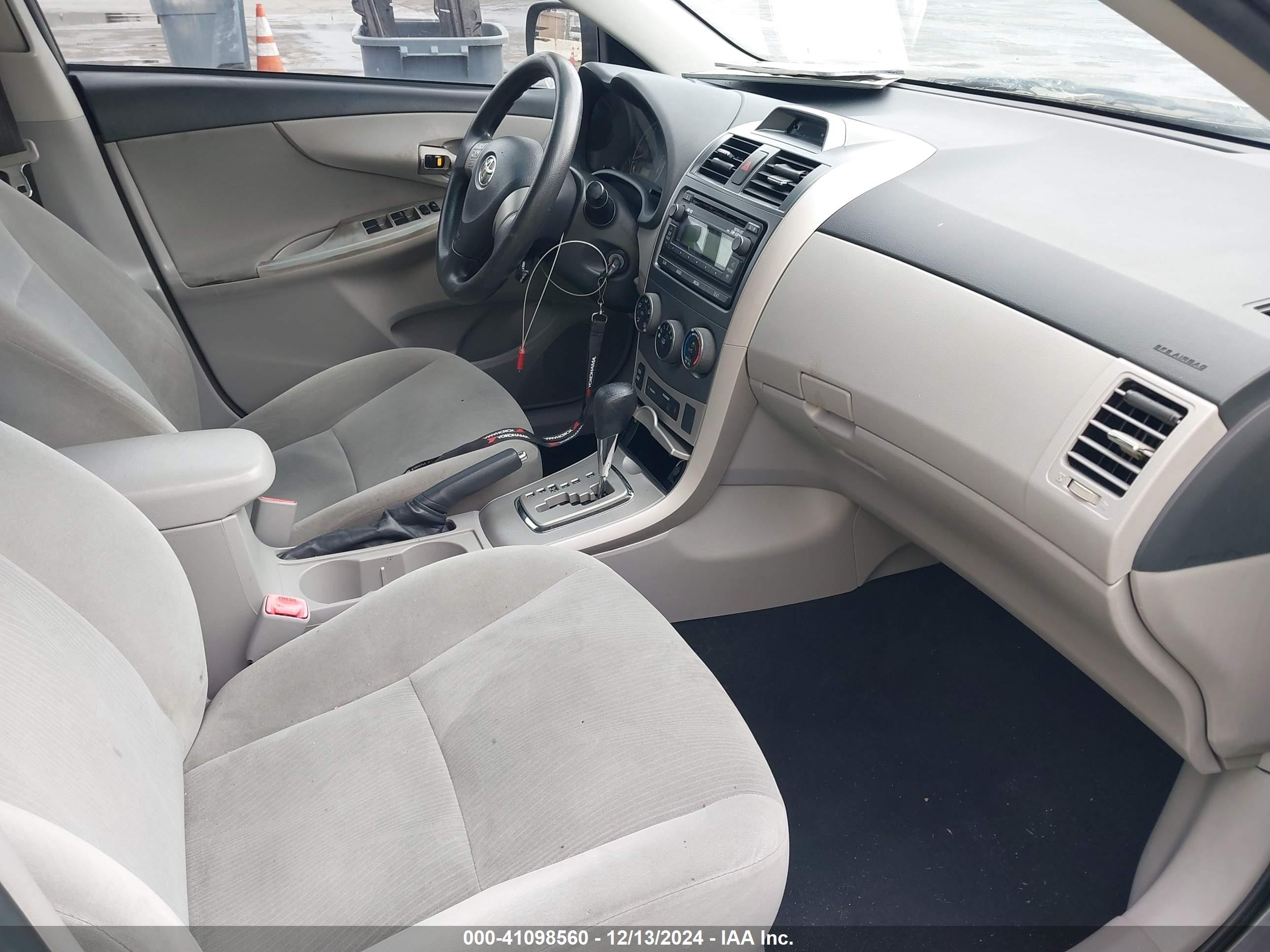 TOYOTA COROLLA image 5