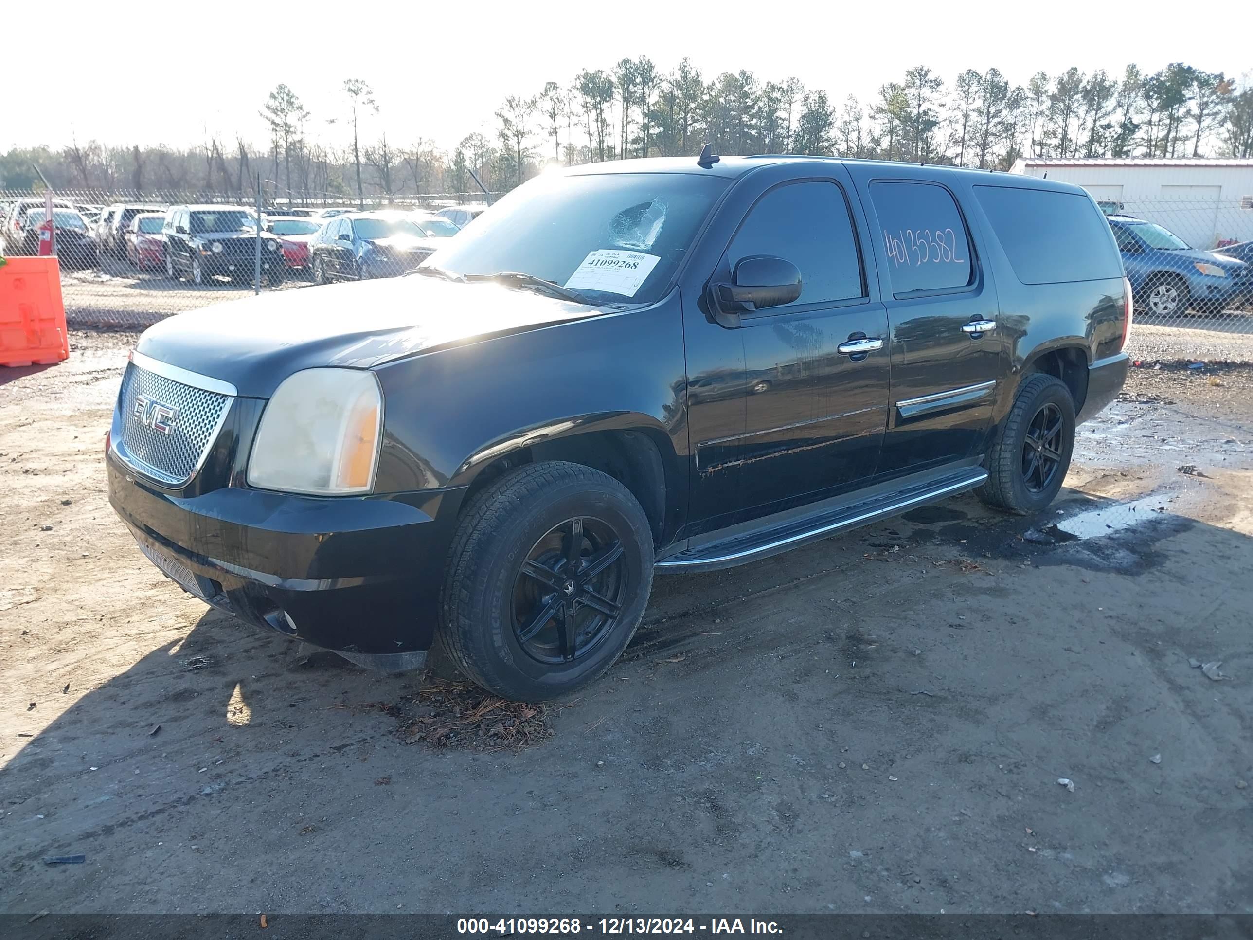 GMC YUKON image 2