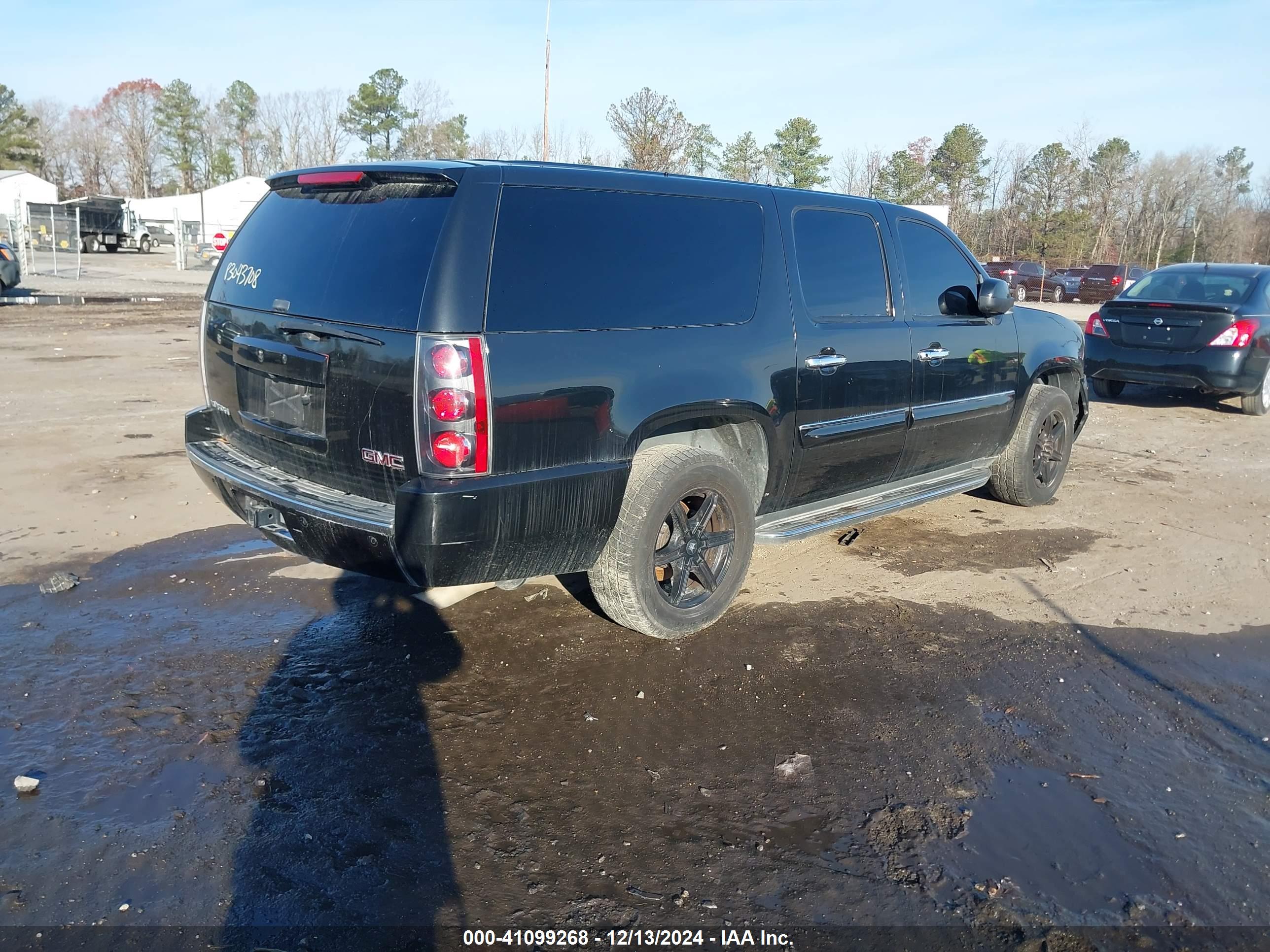 GMC YUKON image 4