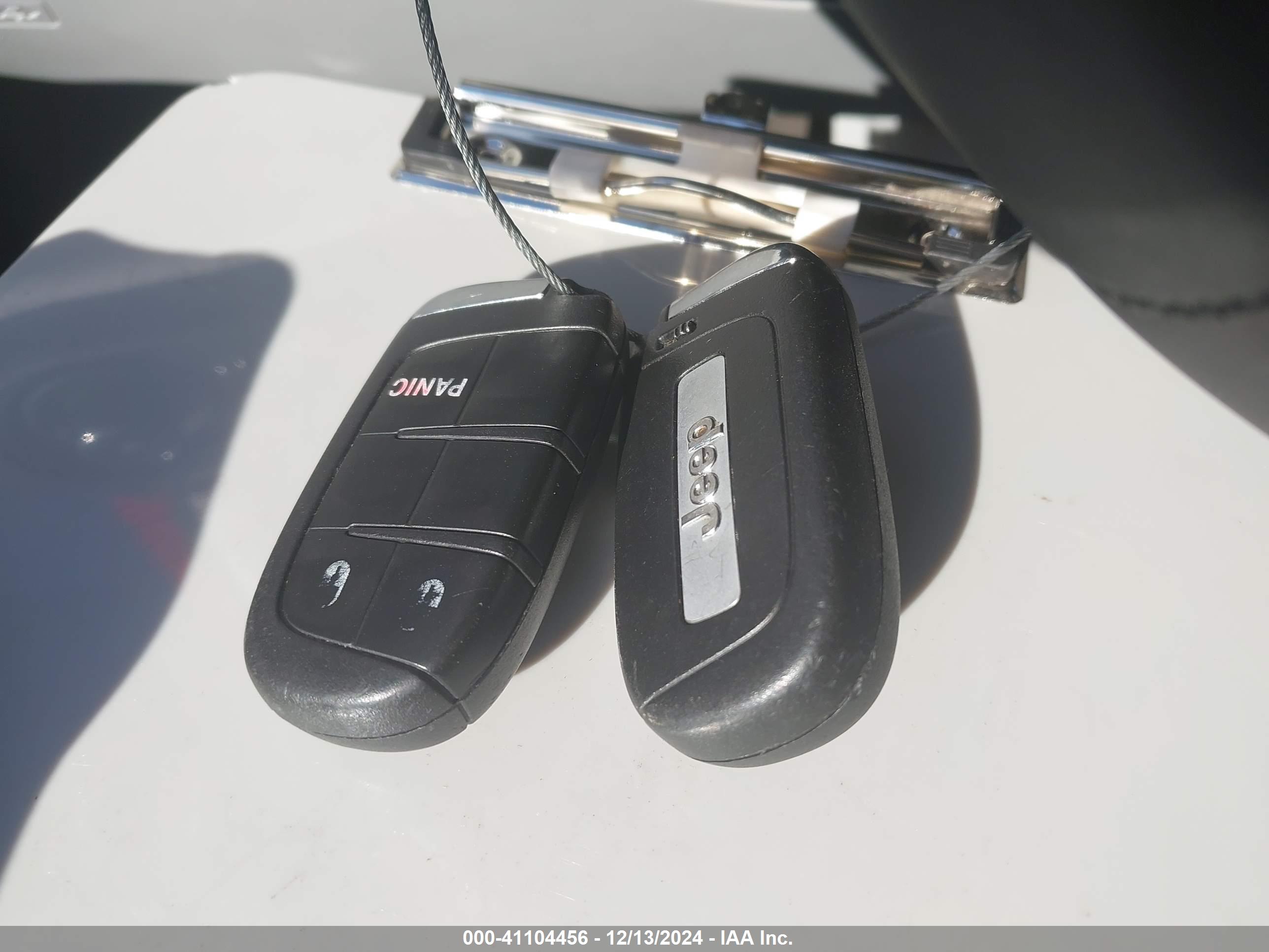 JEEP RENEGADE image 11