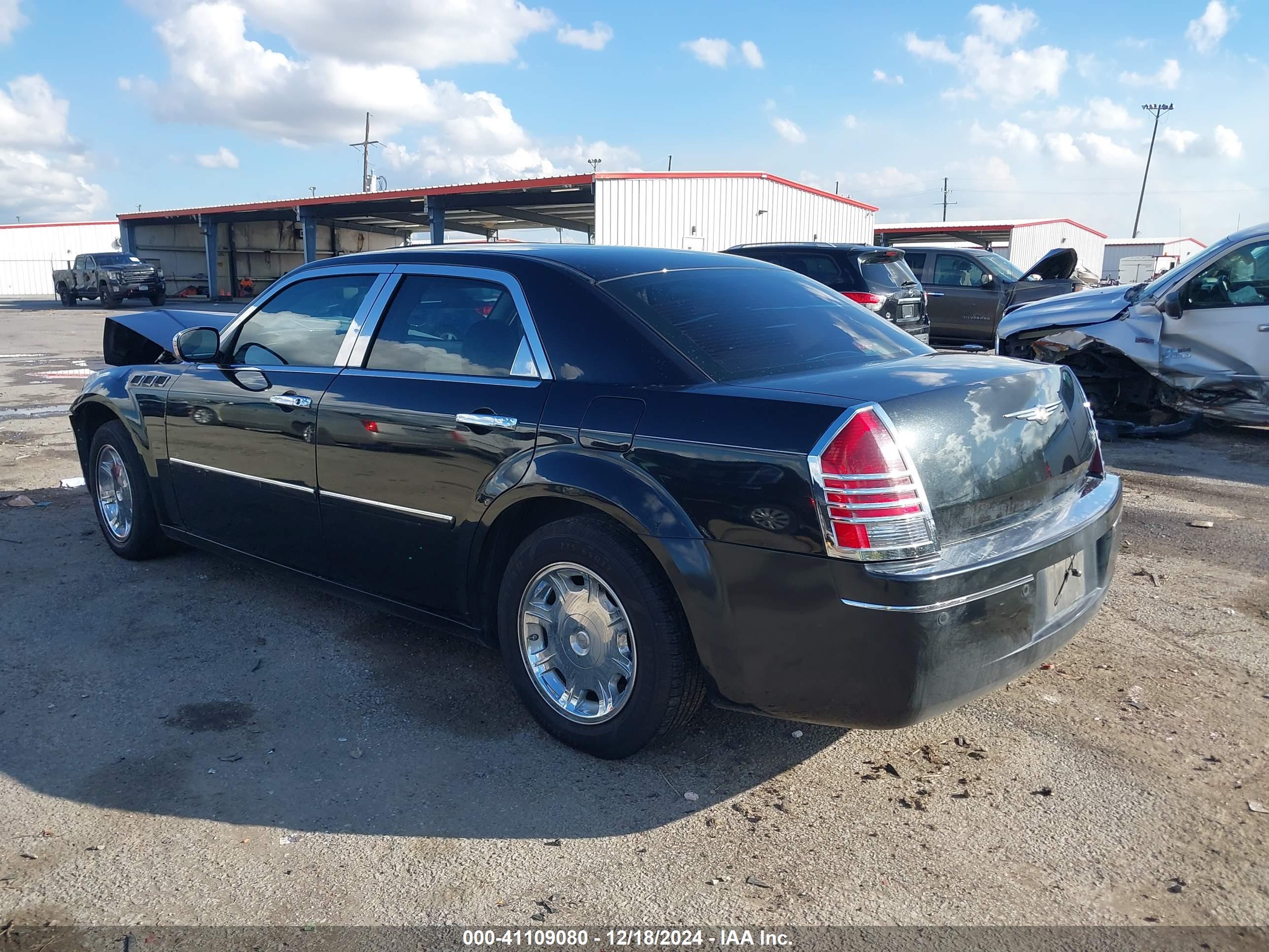 CHRYSLER 300 image 3