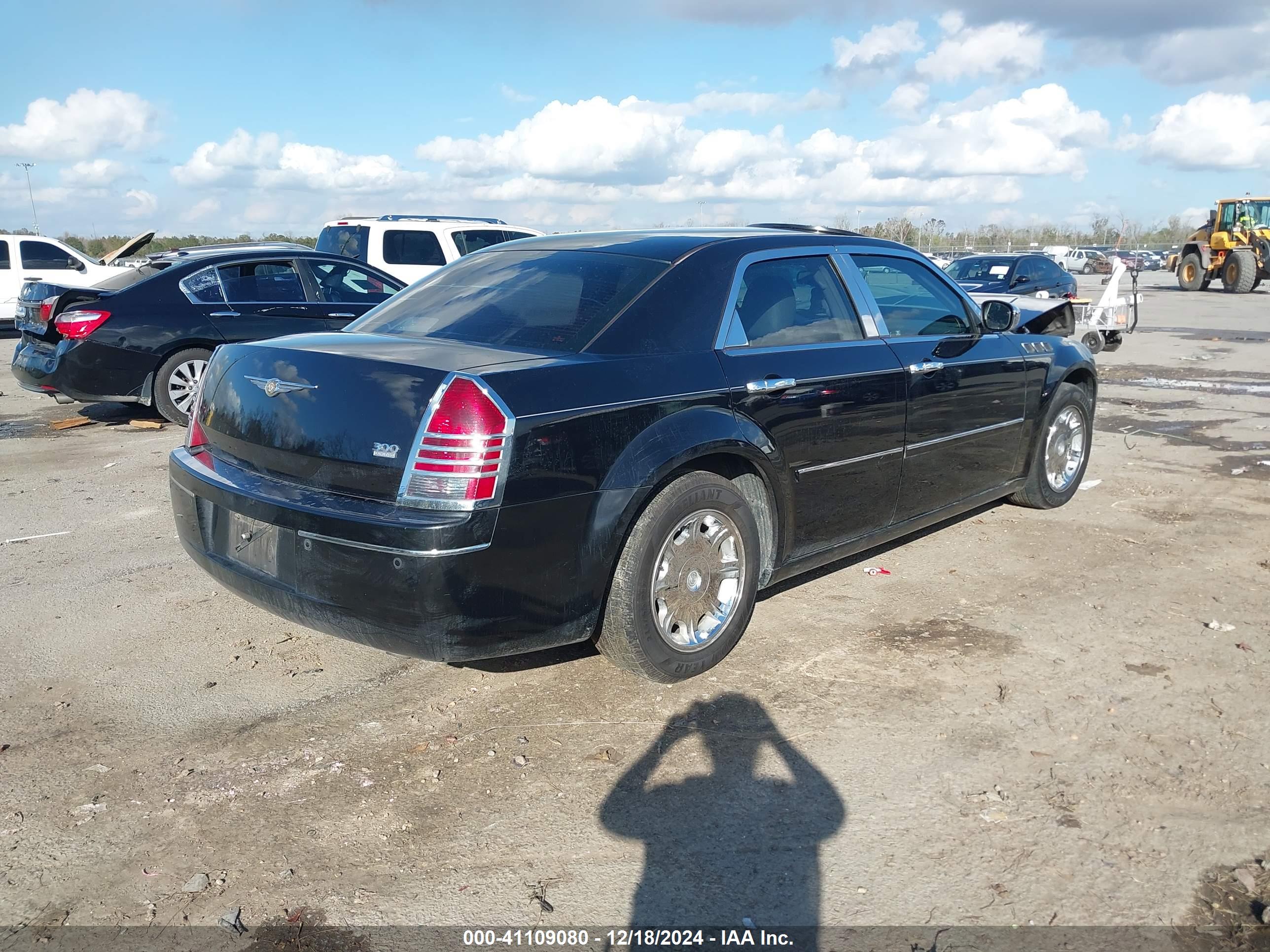 CHRYSLER 300 image 4