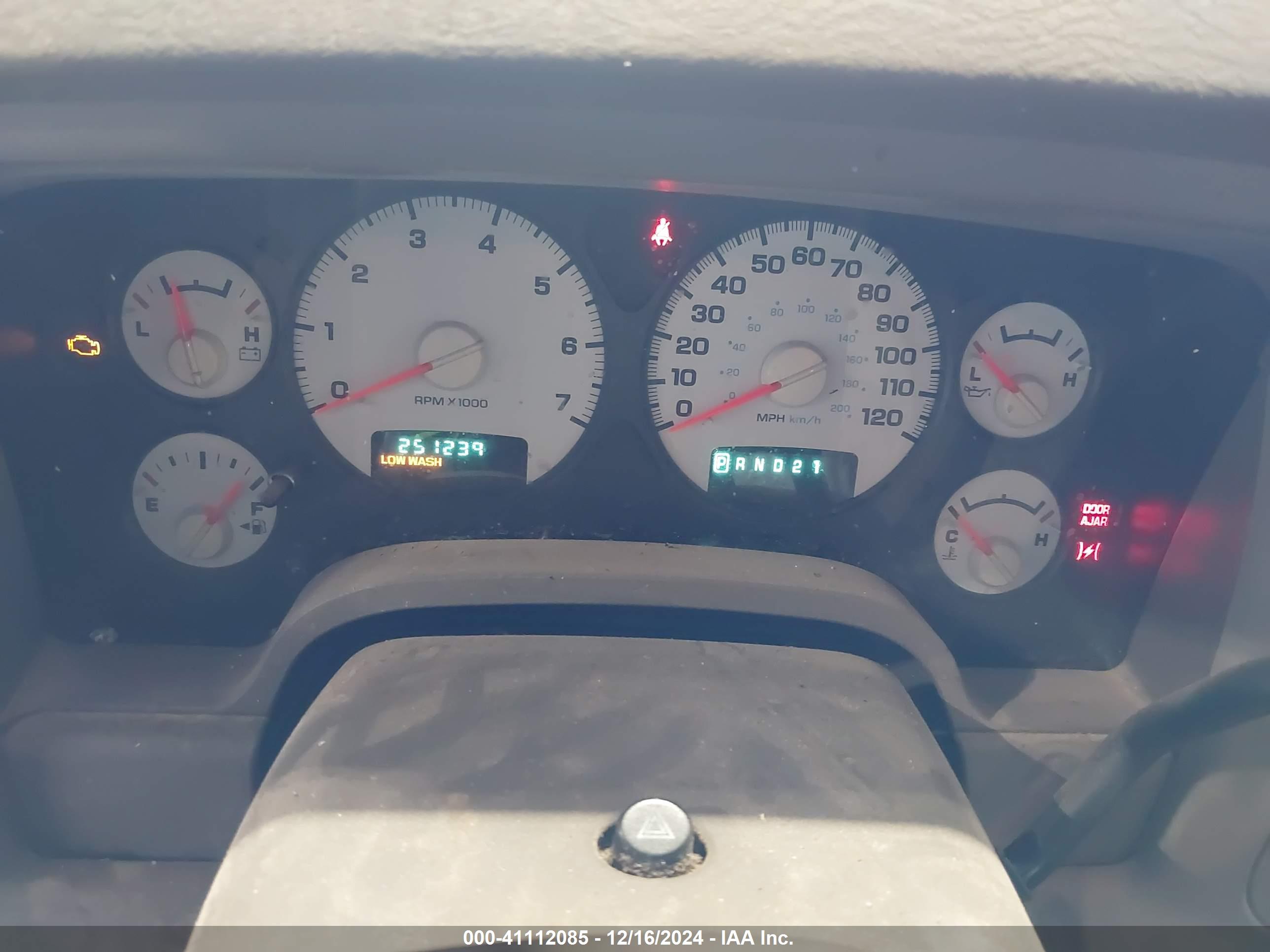 DODGE RAM image 7