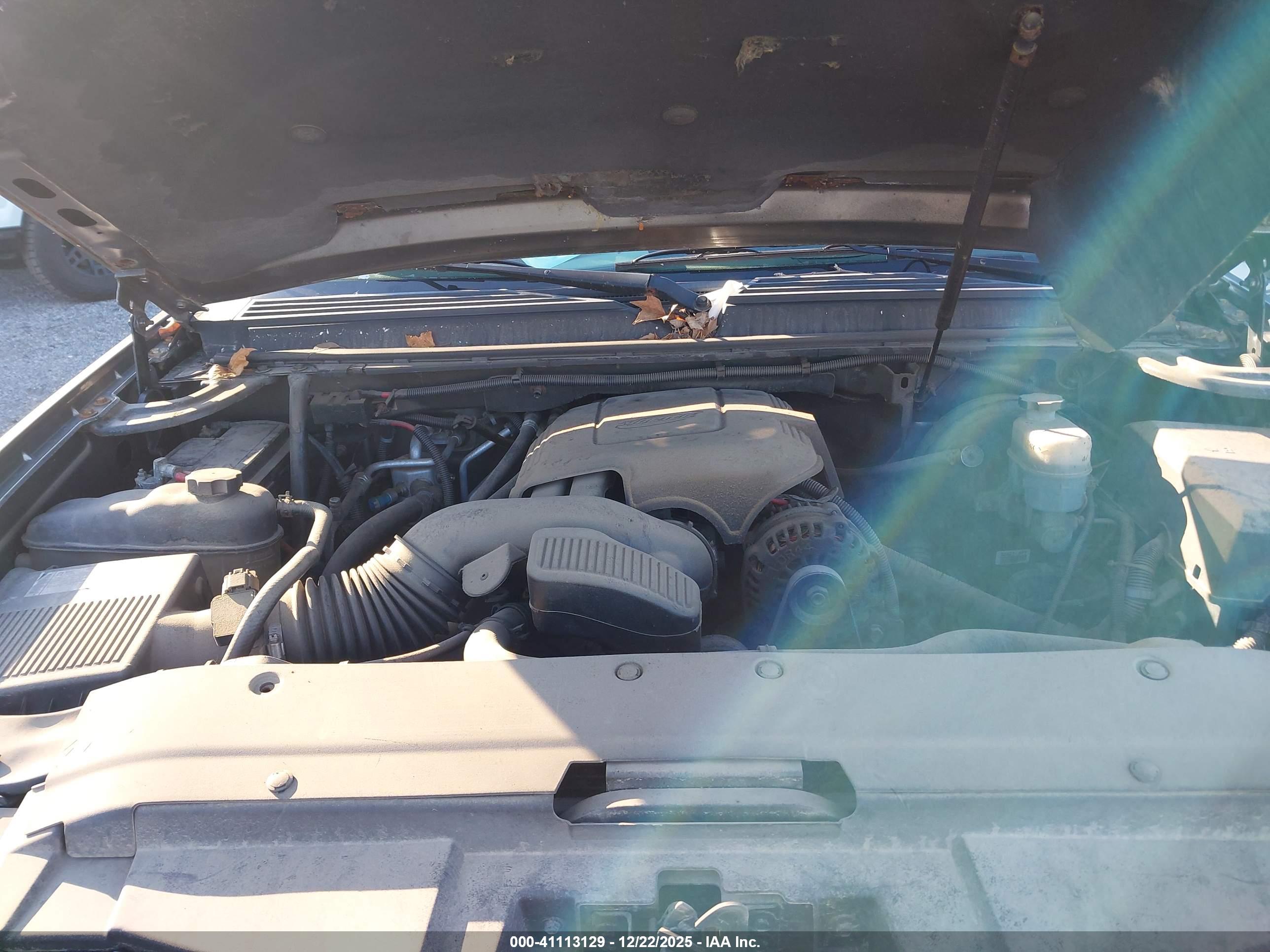 CHEVROLET TAHOE image 10