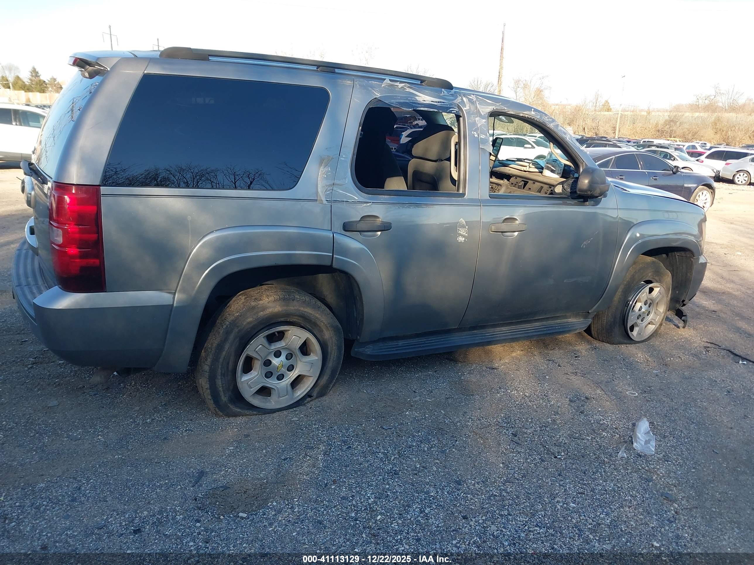 CHEVROLET TAHOE image 4