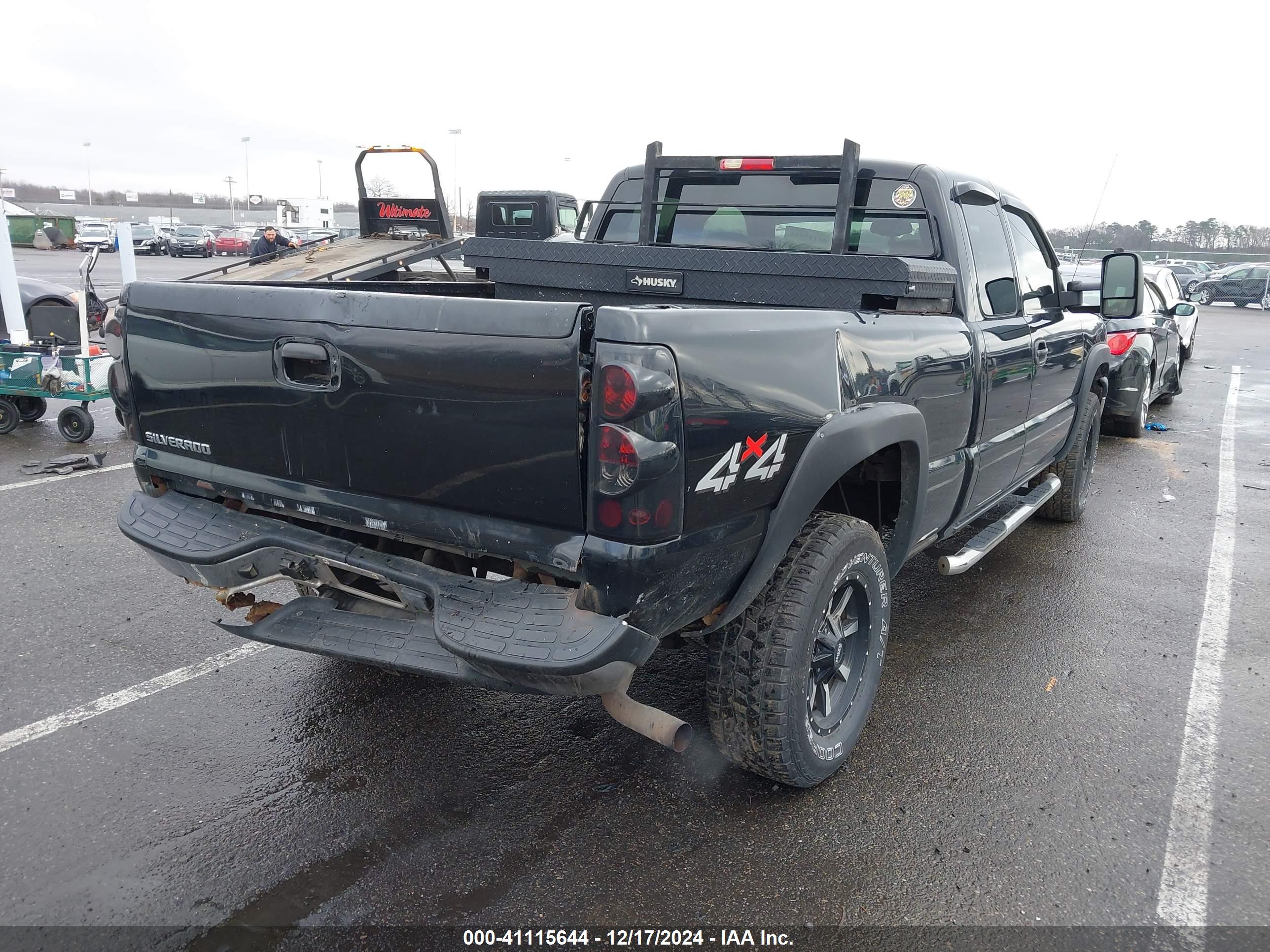 CHEVROLET SILVERADO image 6