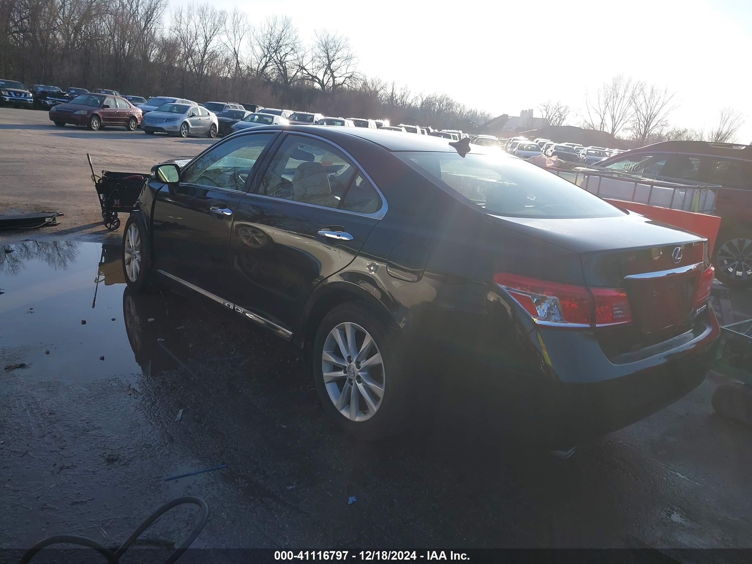 LEXUS ES image 3