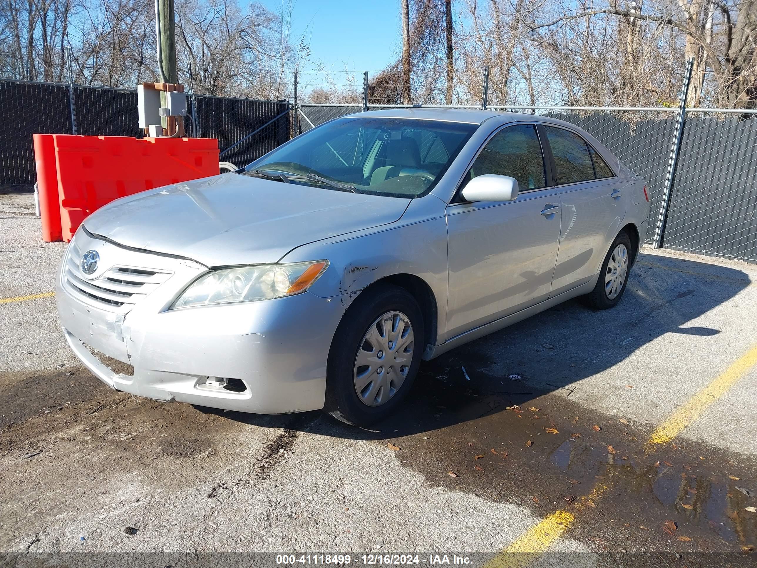 TOYOTA CAMRY image 2