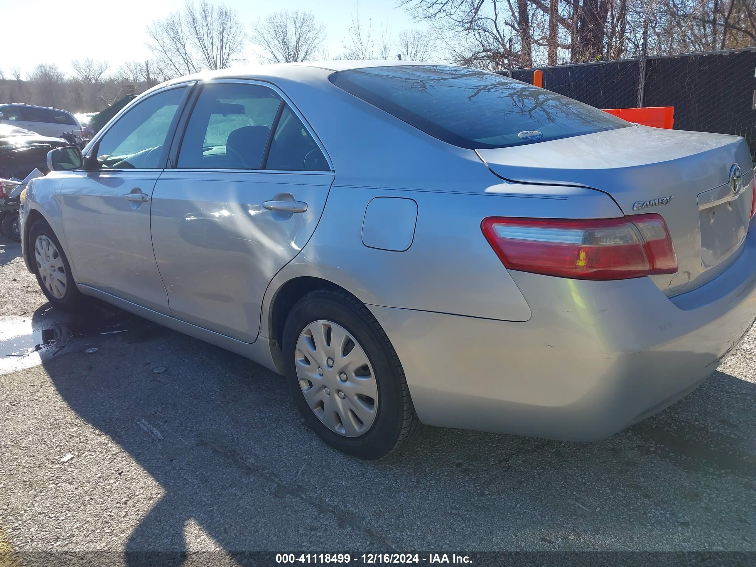 TOYOTA CAMRY image 3