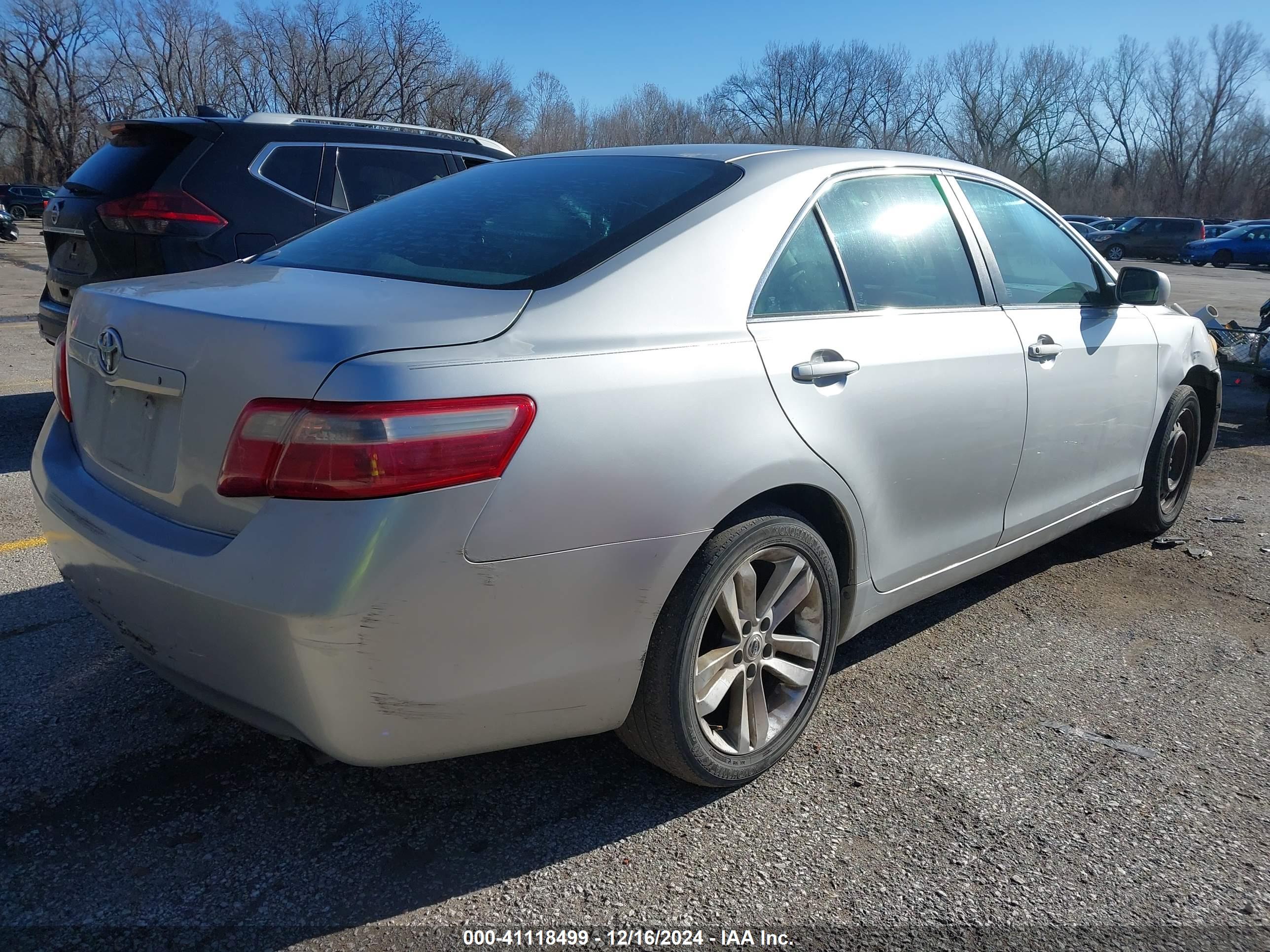 TOYOTA CAMRY image 4