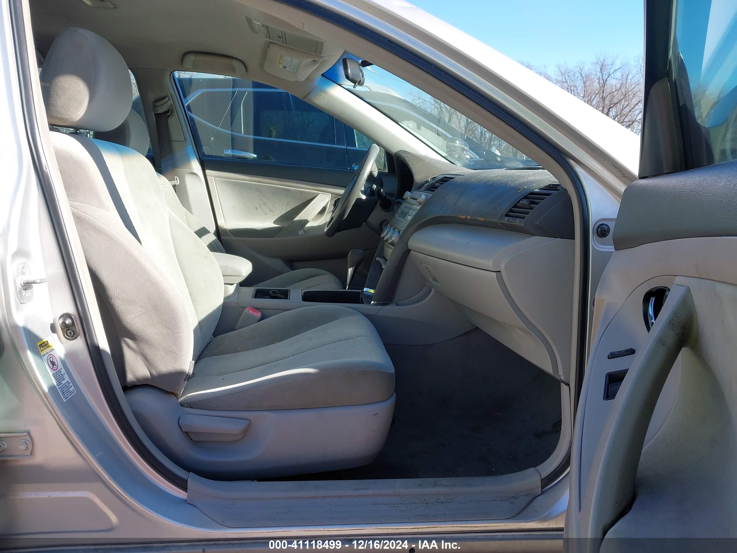 TOYOTA CAMRY image 5