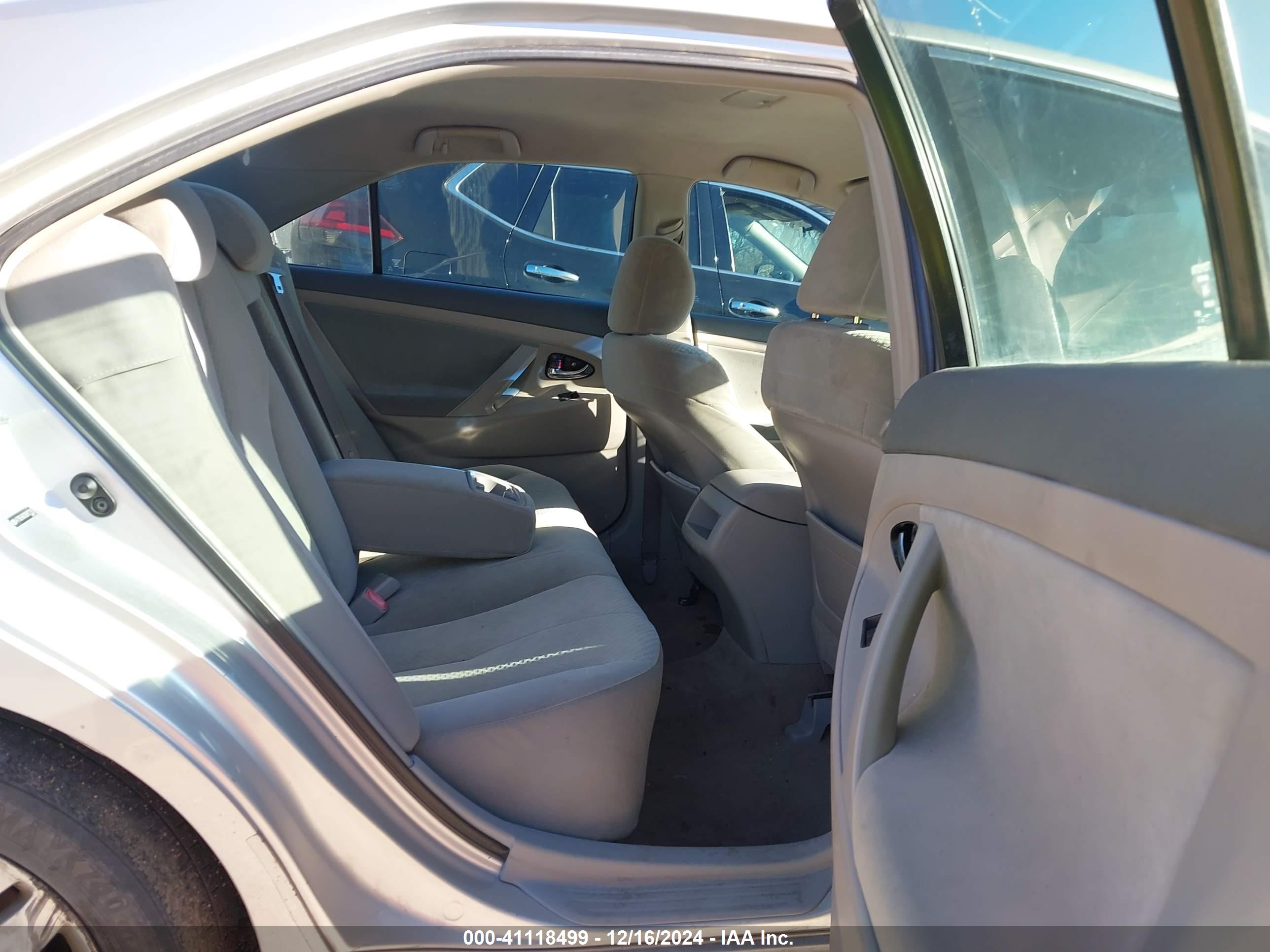 TOYOTA CAMRY image 8