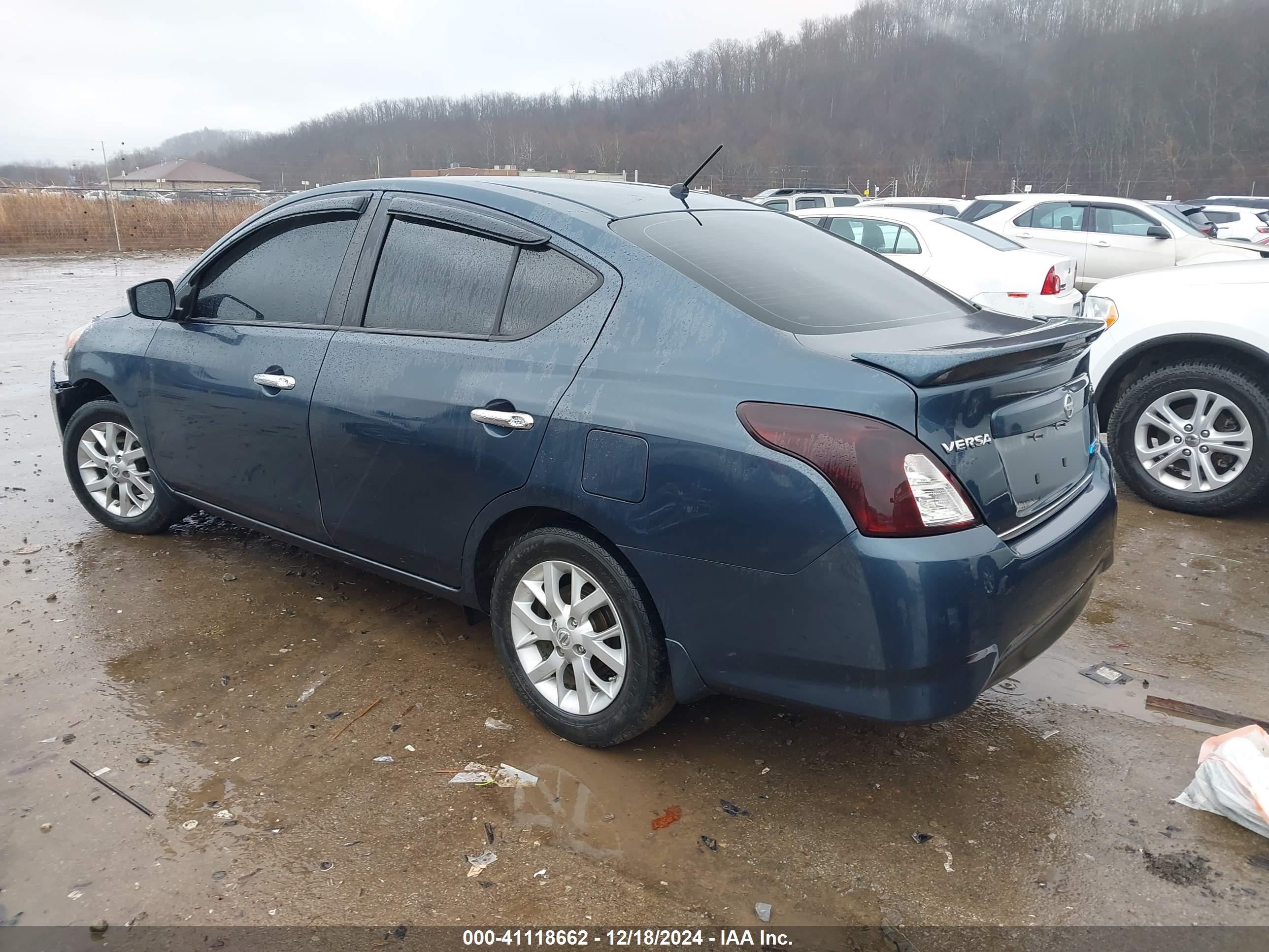 NISSAN VERSA image 3