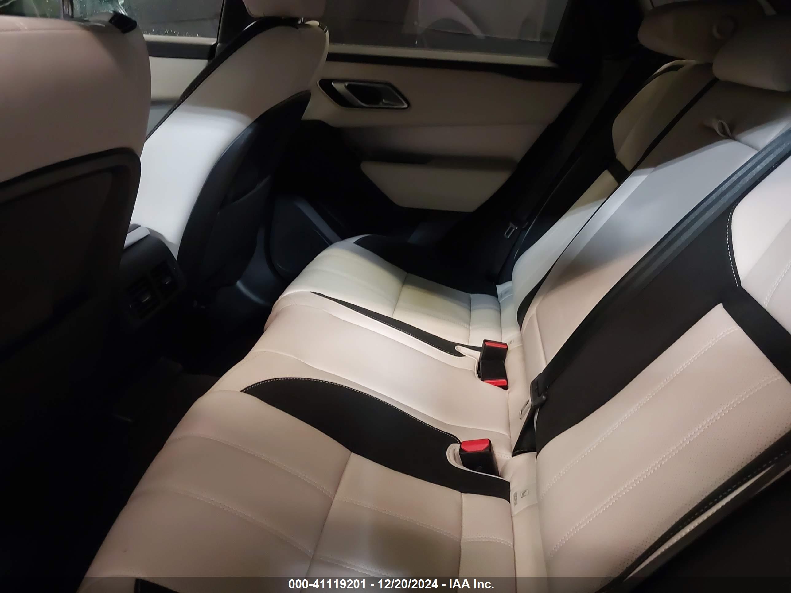 LAND ROVER image 8