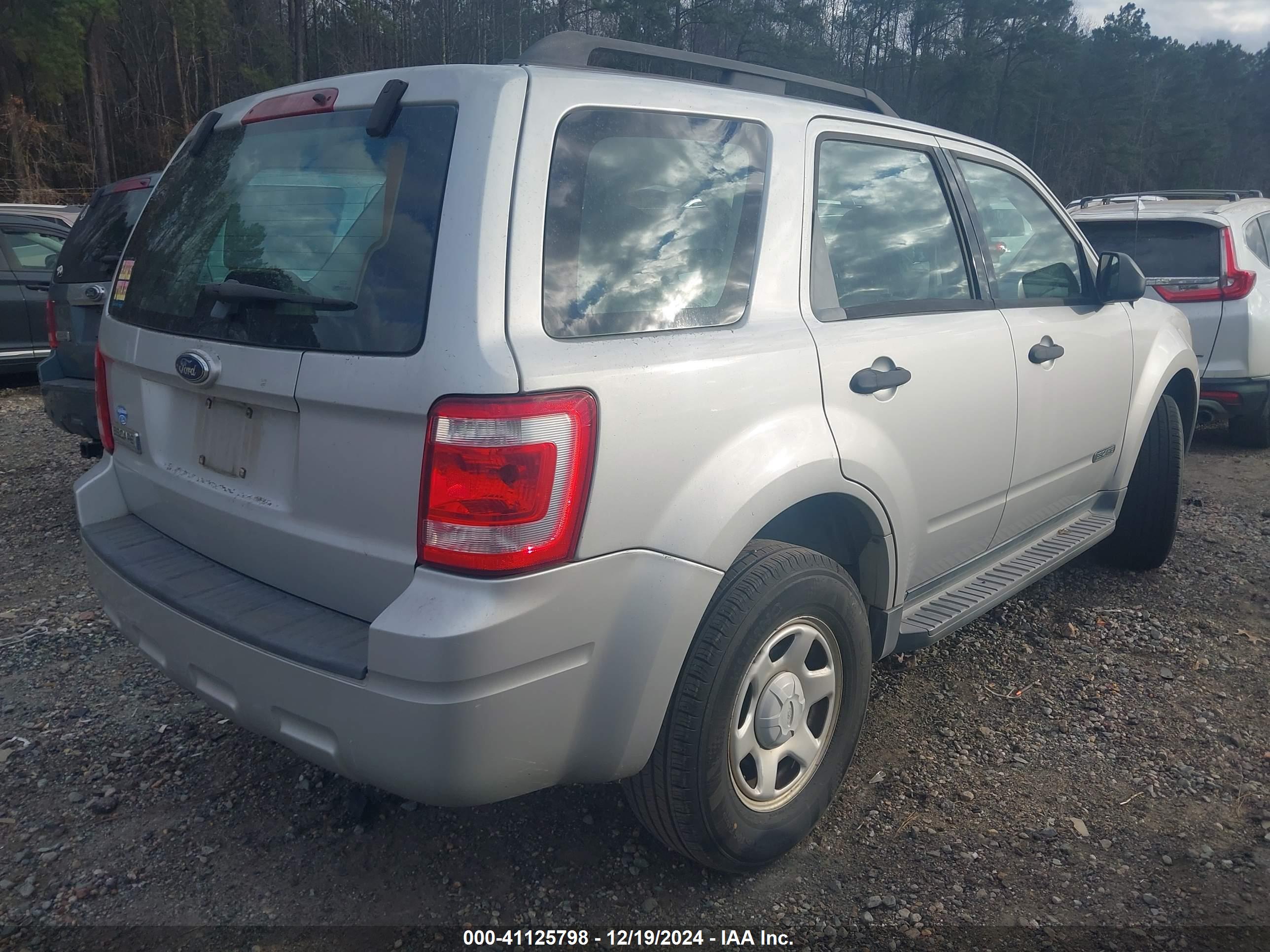 FORD ESCAPE image 4
