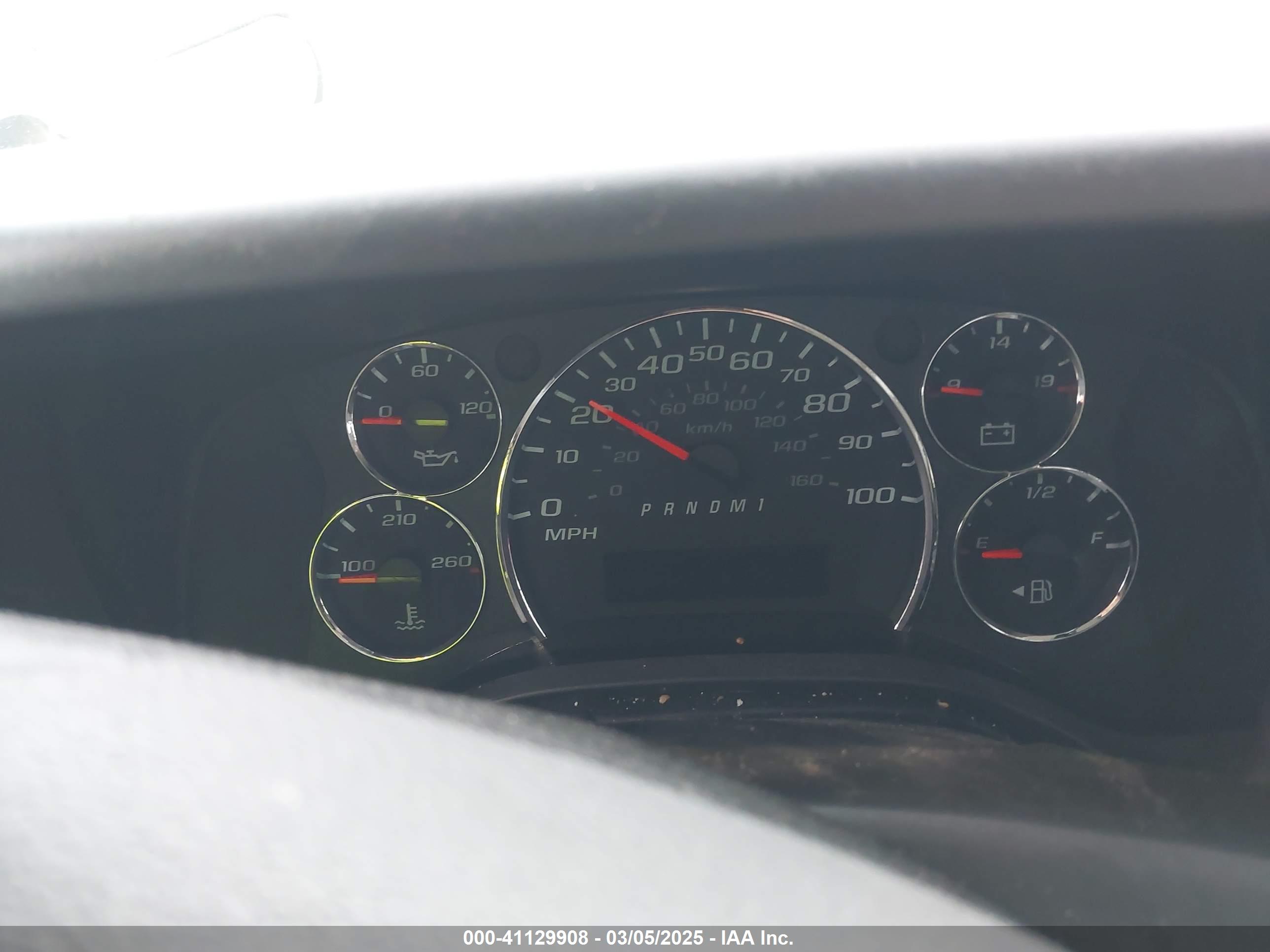 CHEVROLET EXPRESS image 6