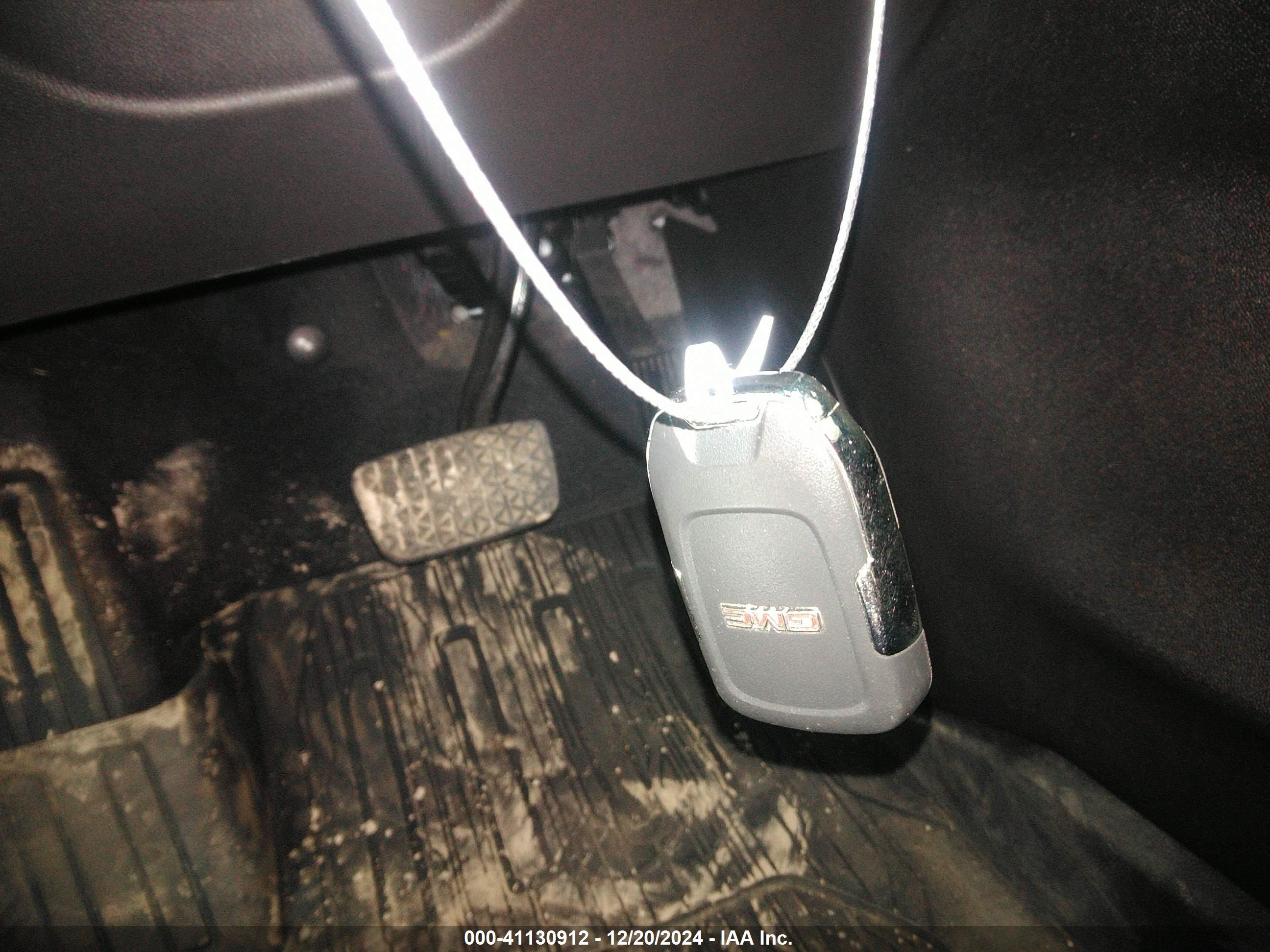 GMC TERRAIN image 11