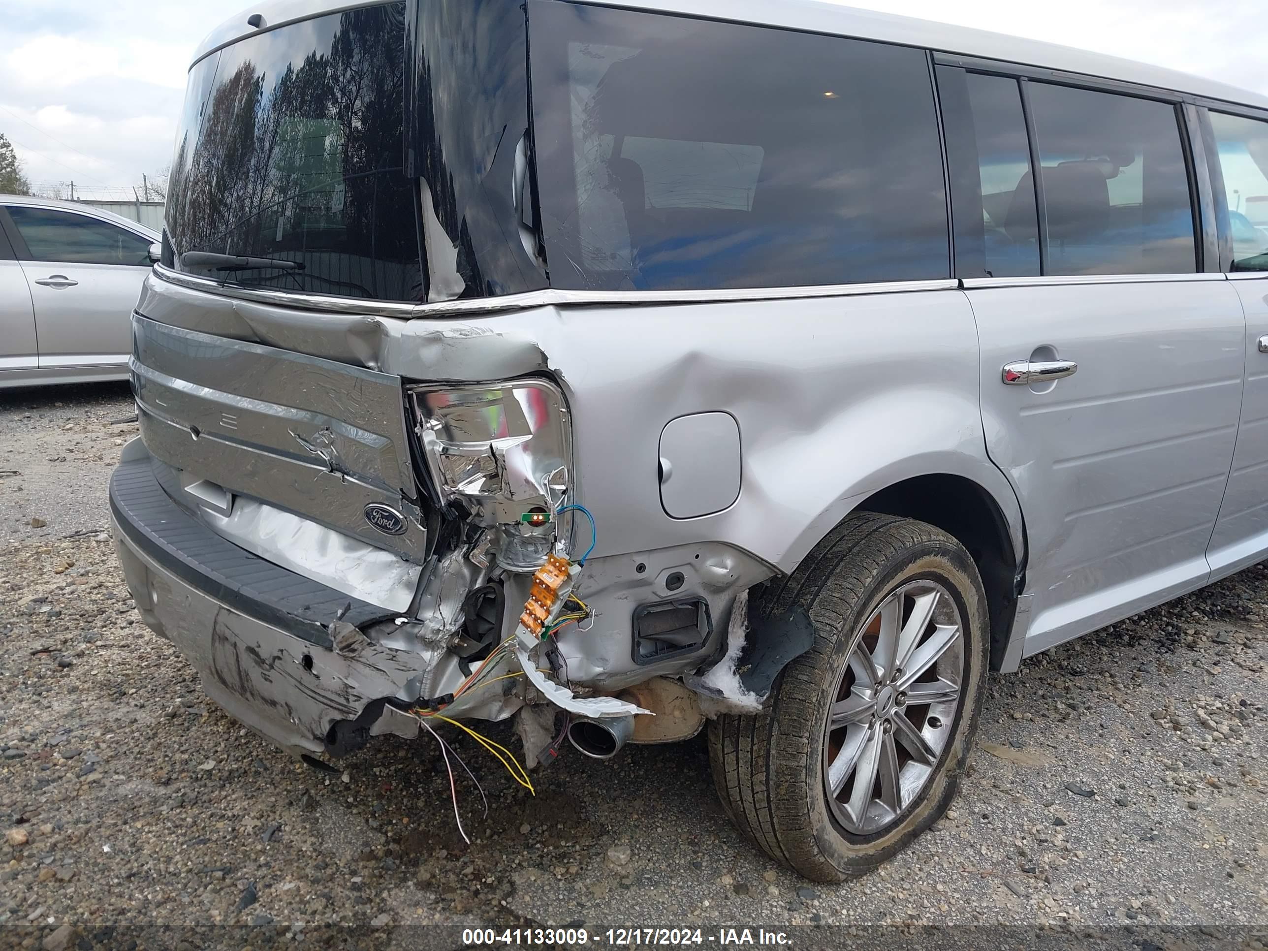FORD FLEX image 6