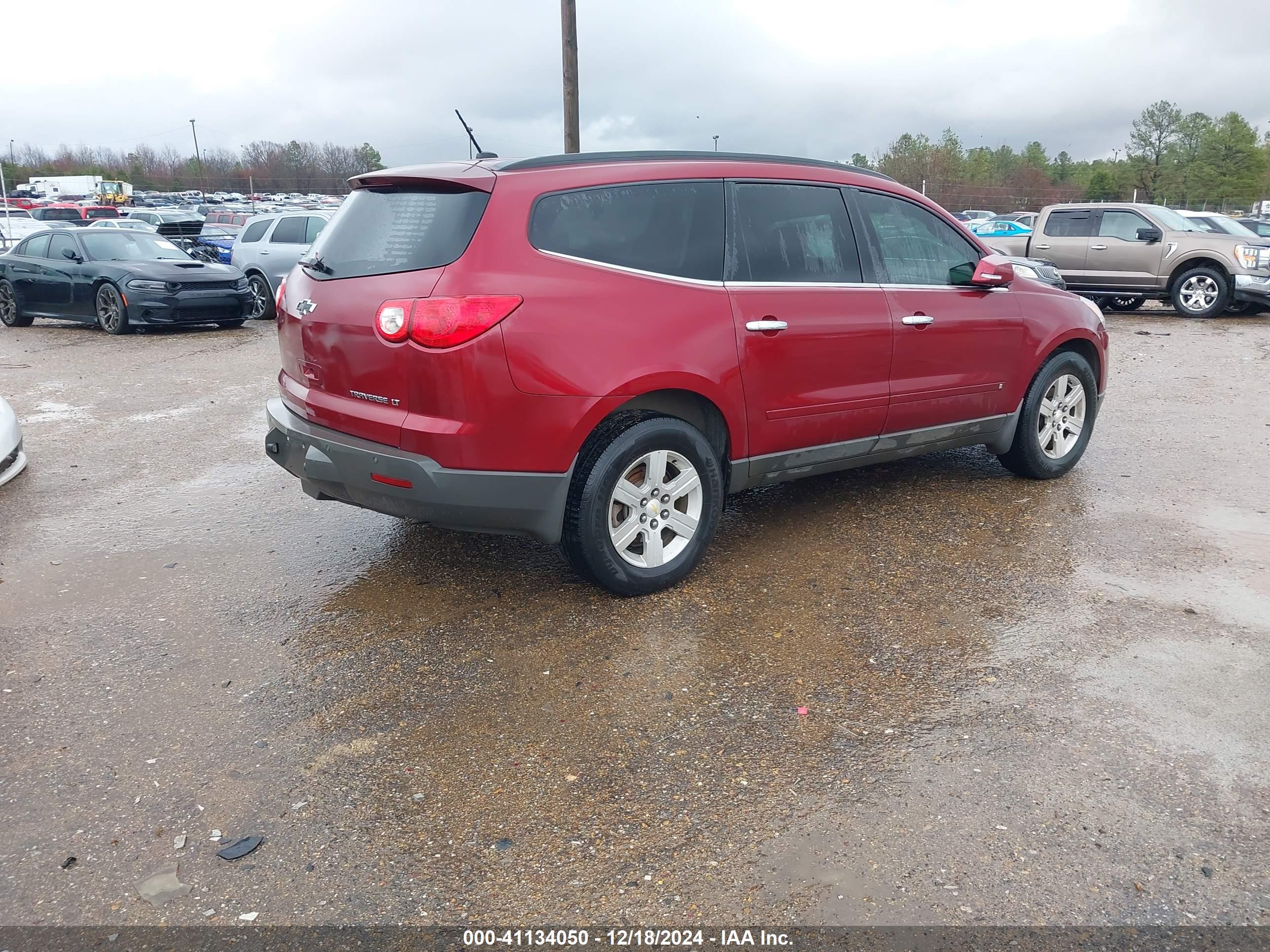 CHEVROLET TRAVERSE image 4