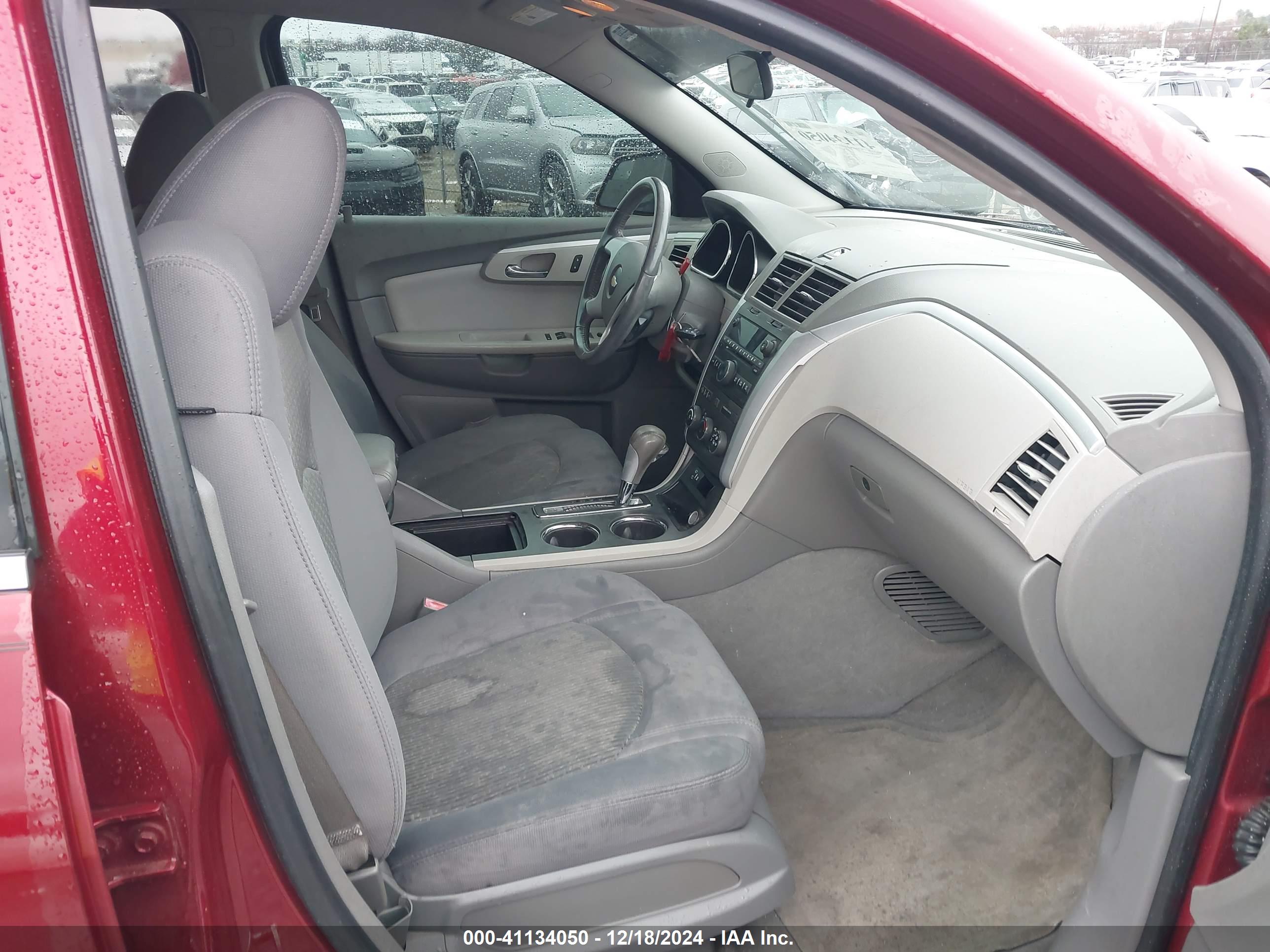 CHEVROLET TRAVERSE image 5