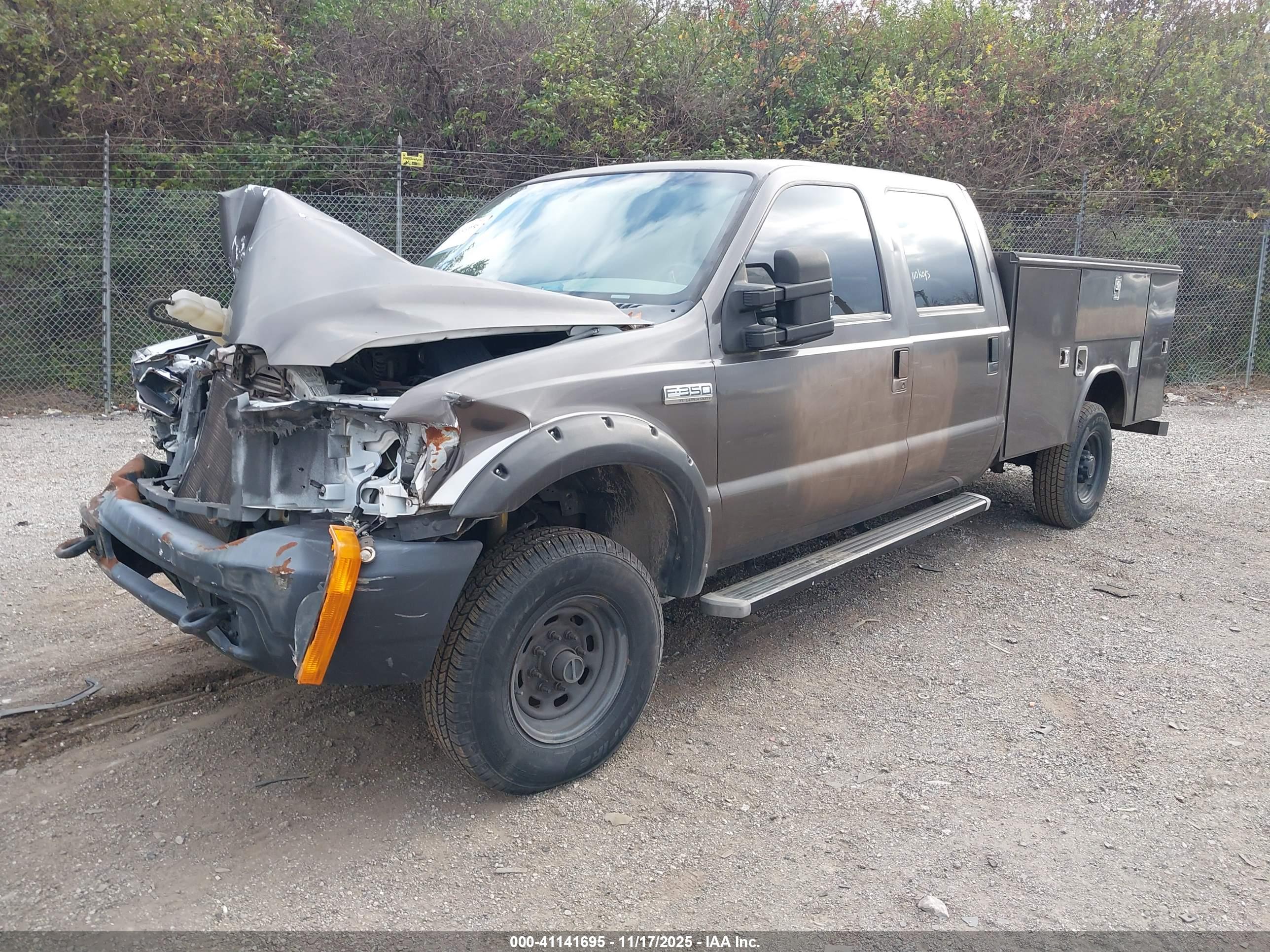 FORD SUPER image 2