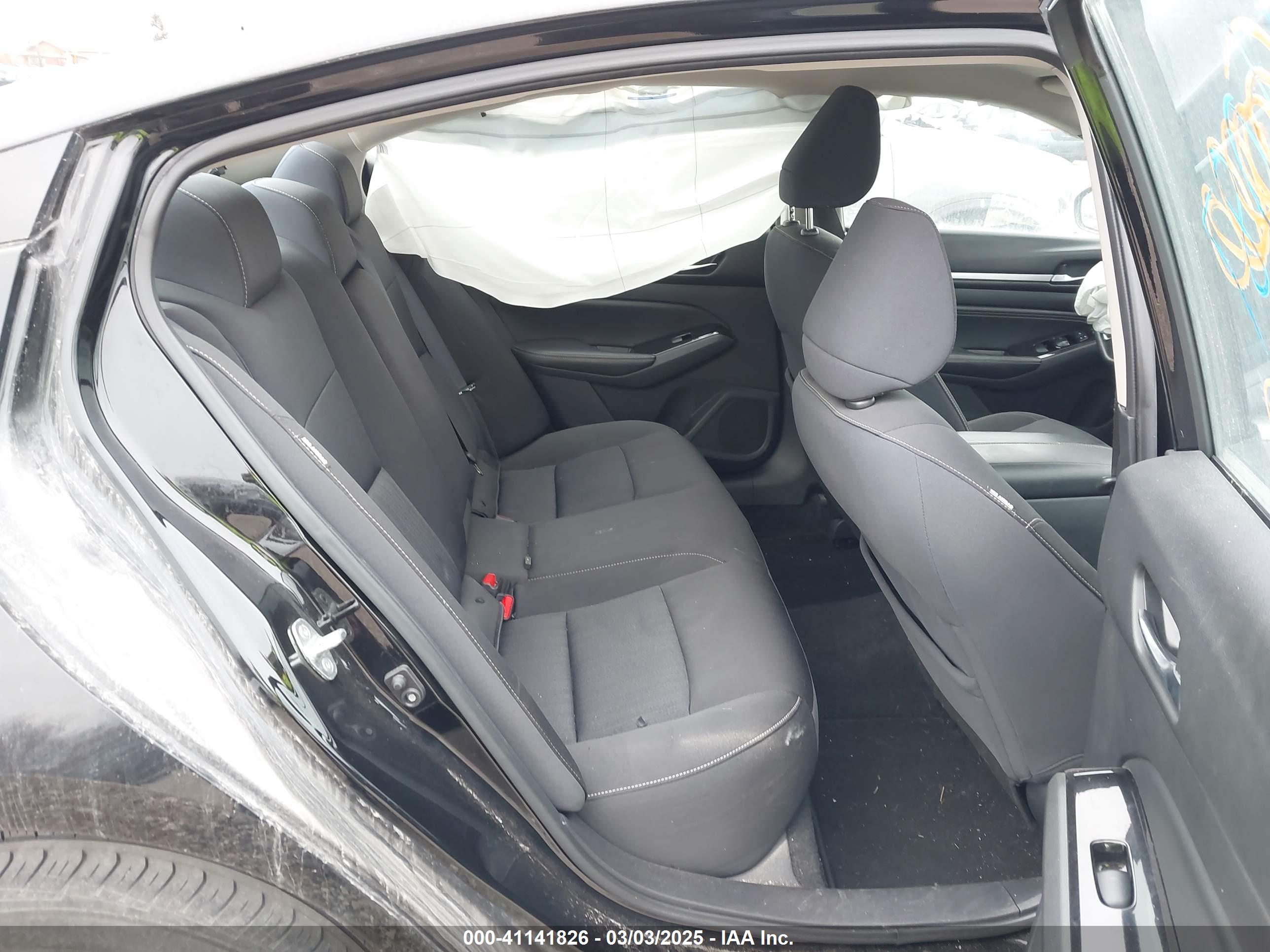 NISSAN ALTIMA image 8