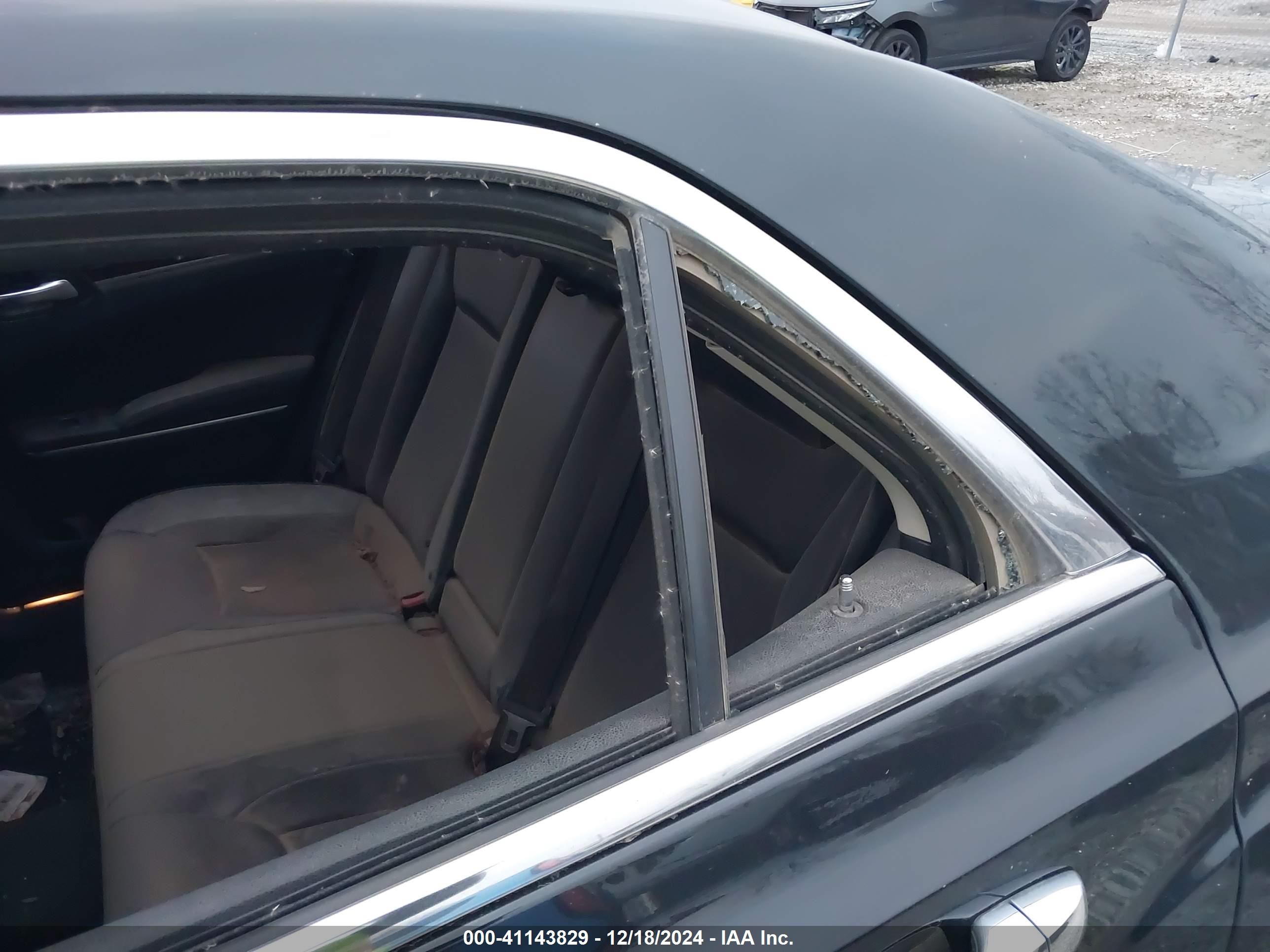 CHRYSLER 300C image 6