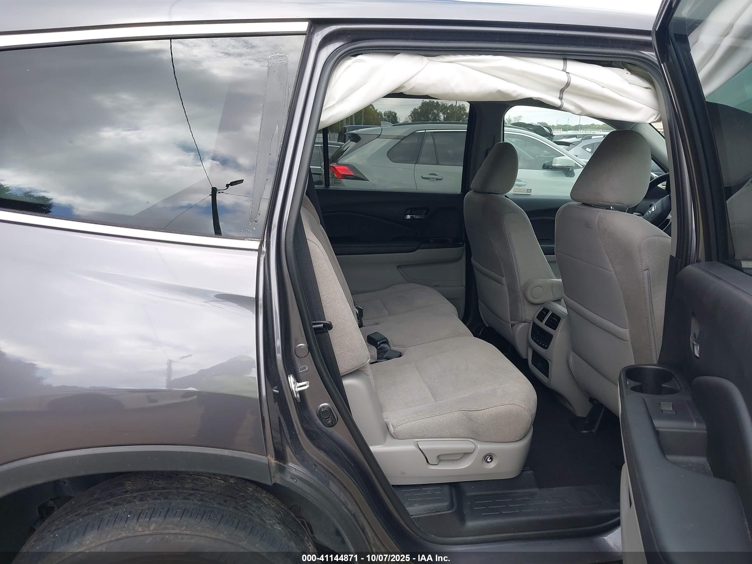 HONDA PILOT image 8