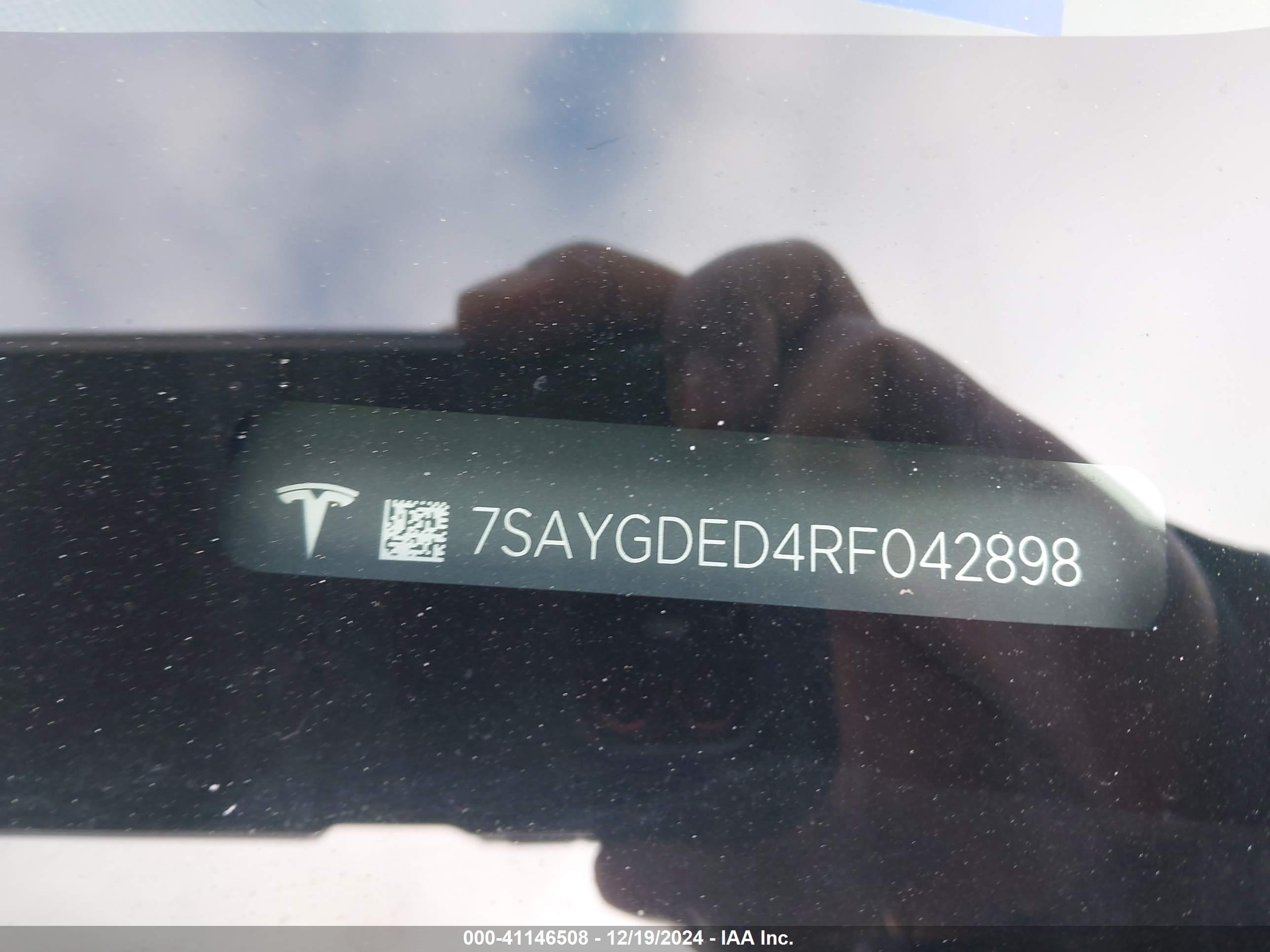 TESLA MODEL image 9
