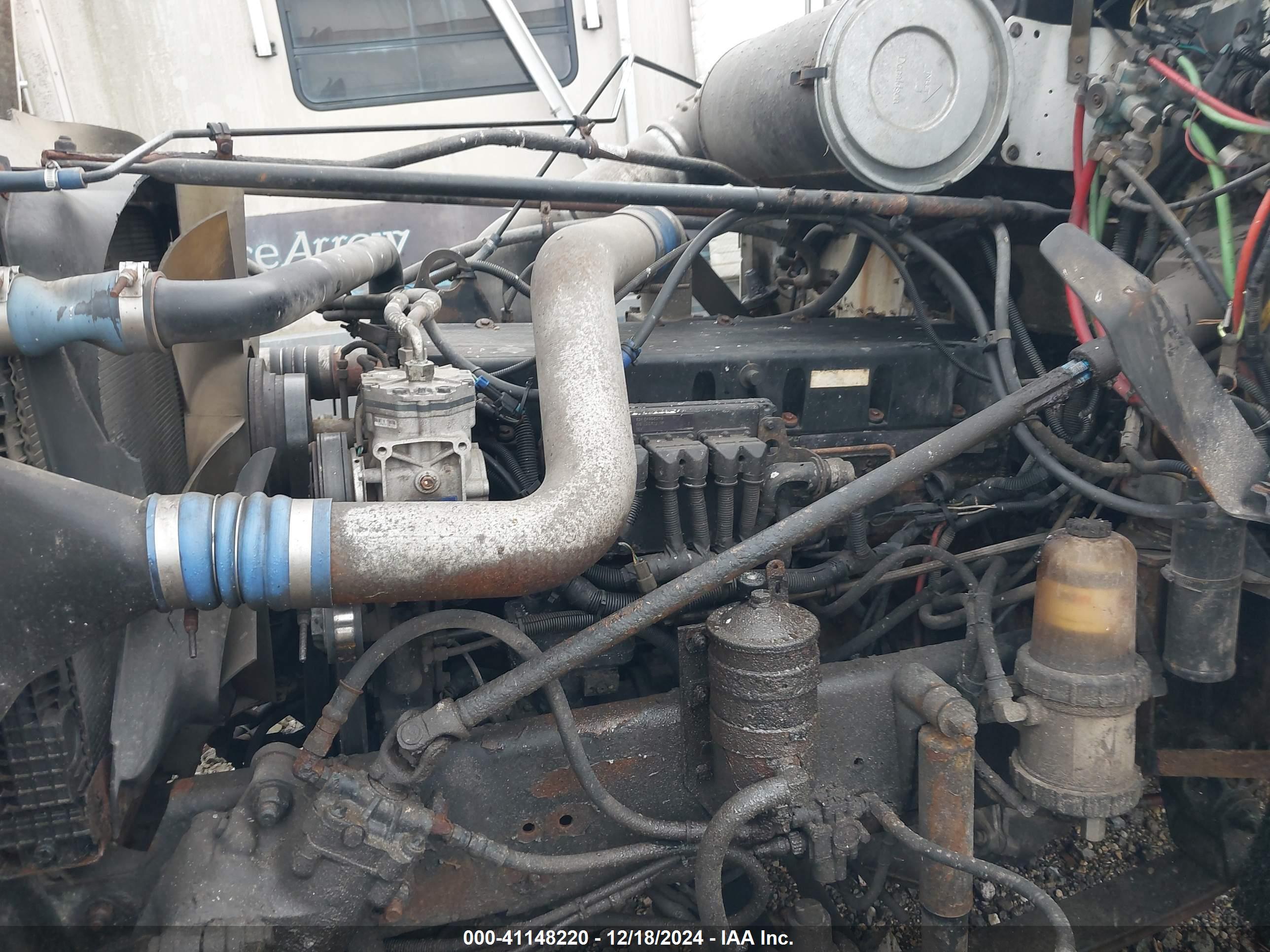 FREIGHTLINER CONVENTIONAL image 10