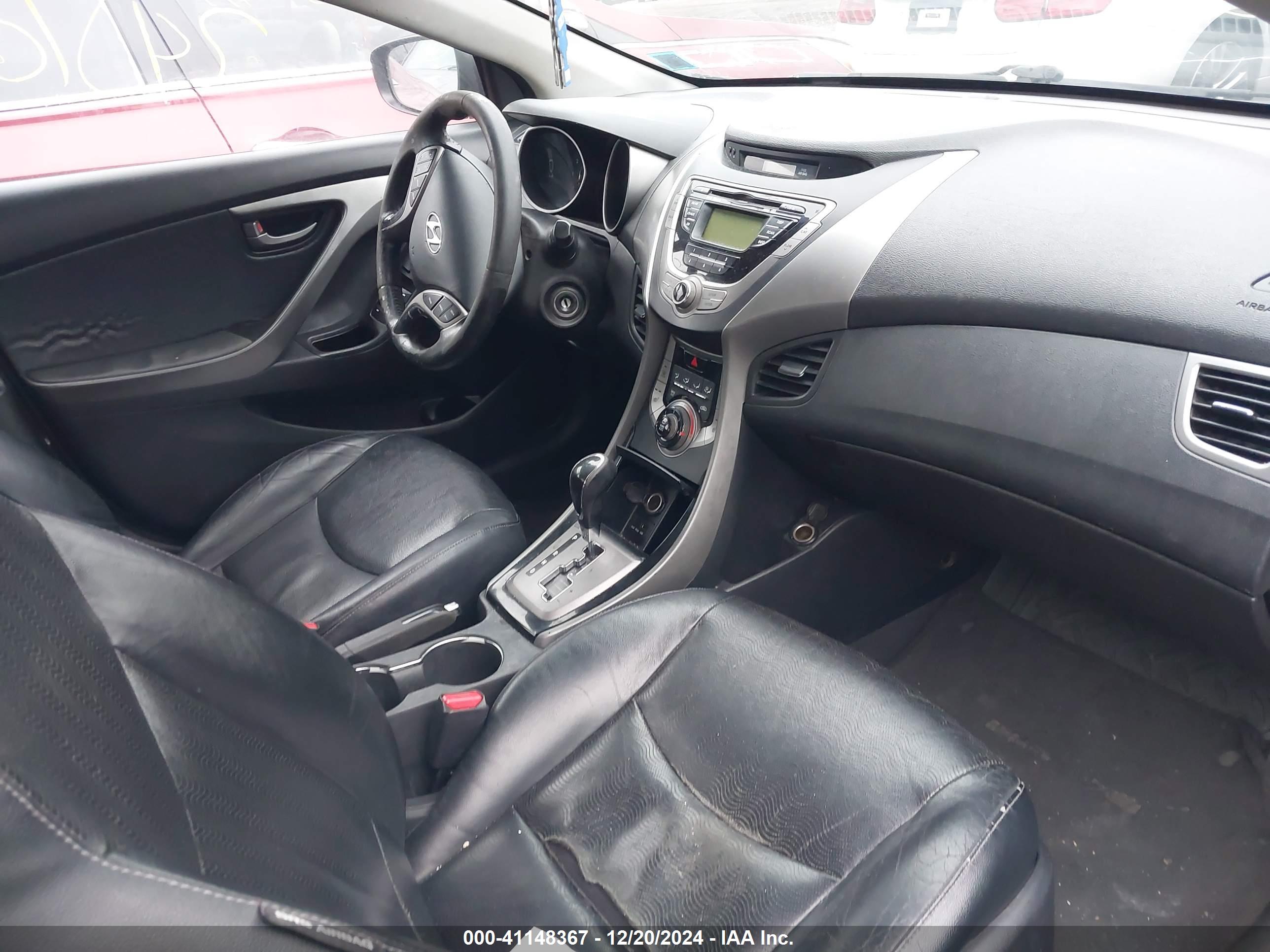 HYUNDAI ELANTRA image 5