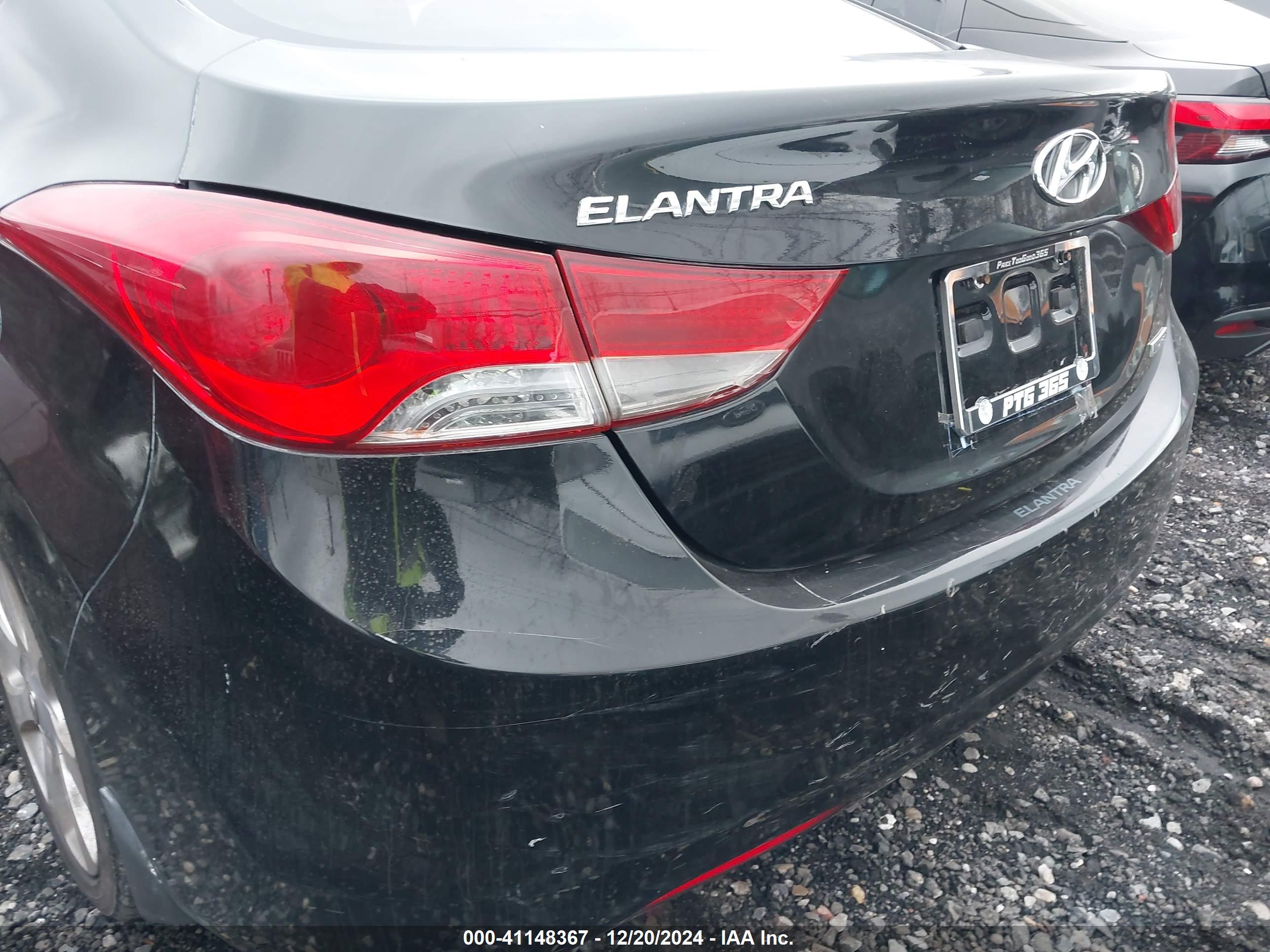 HYUNDAI ELANTRA image 6