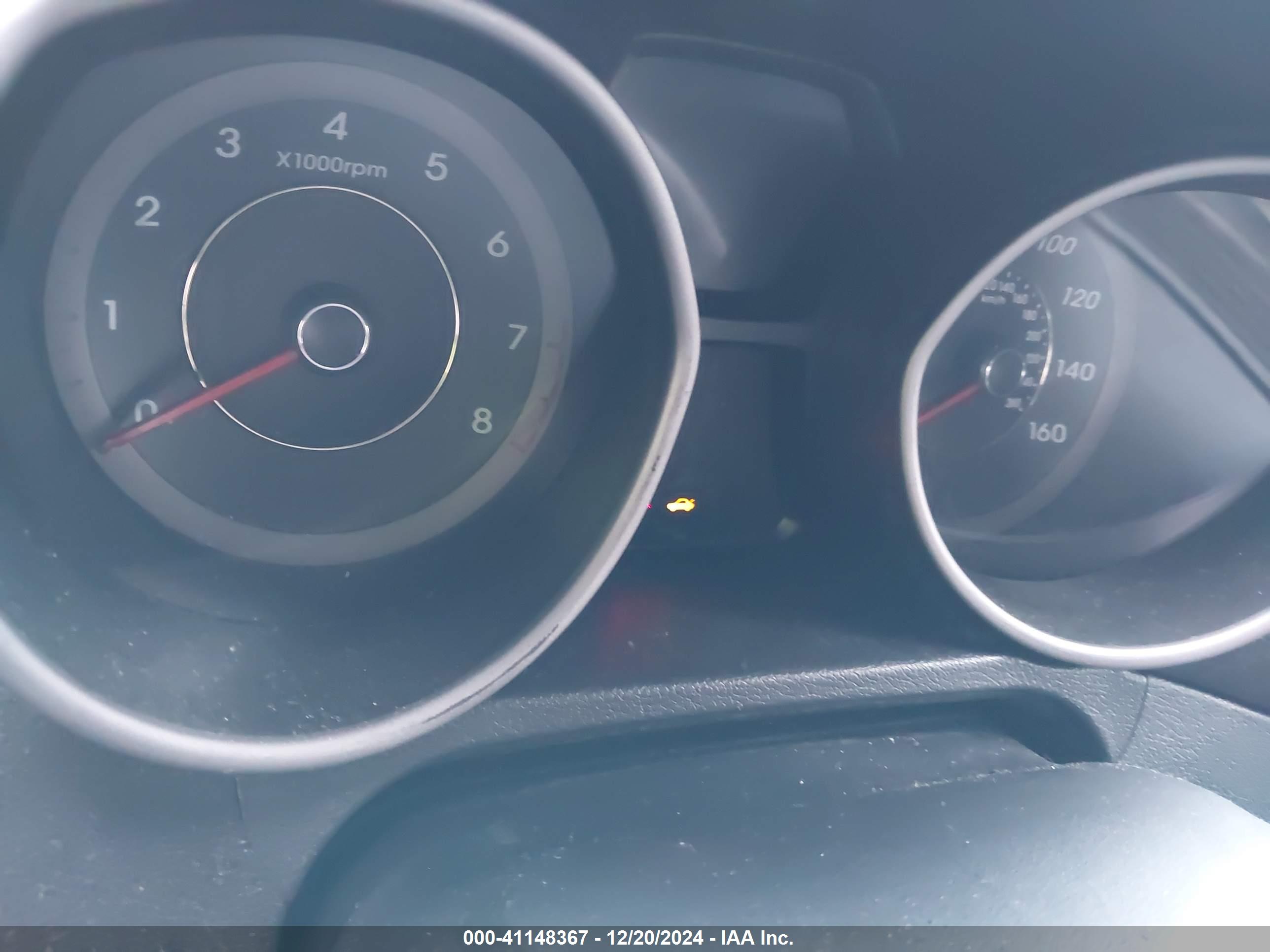 HYUNDAI ELANTRA image 7