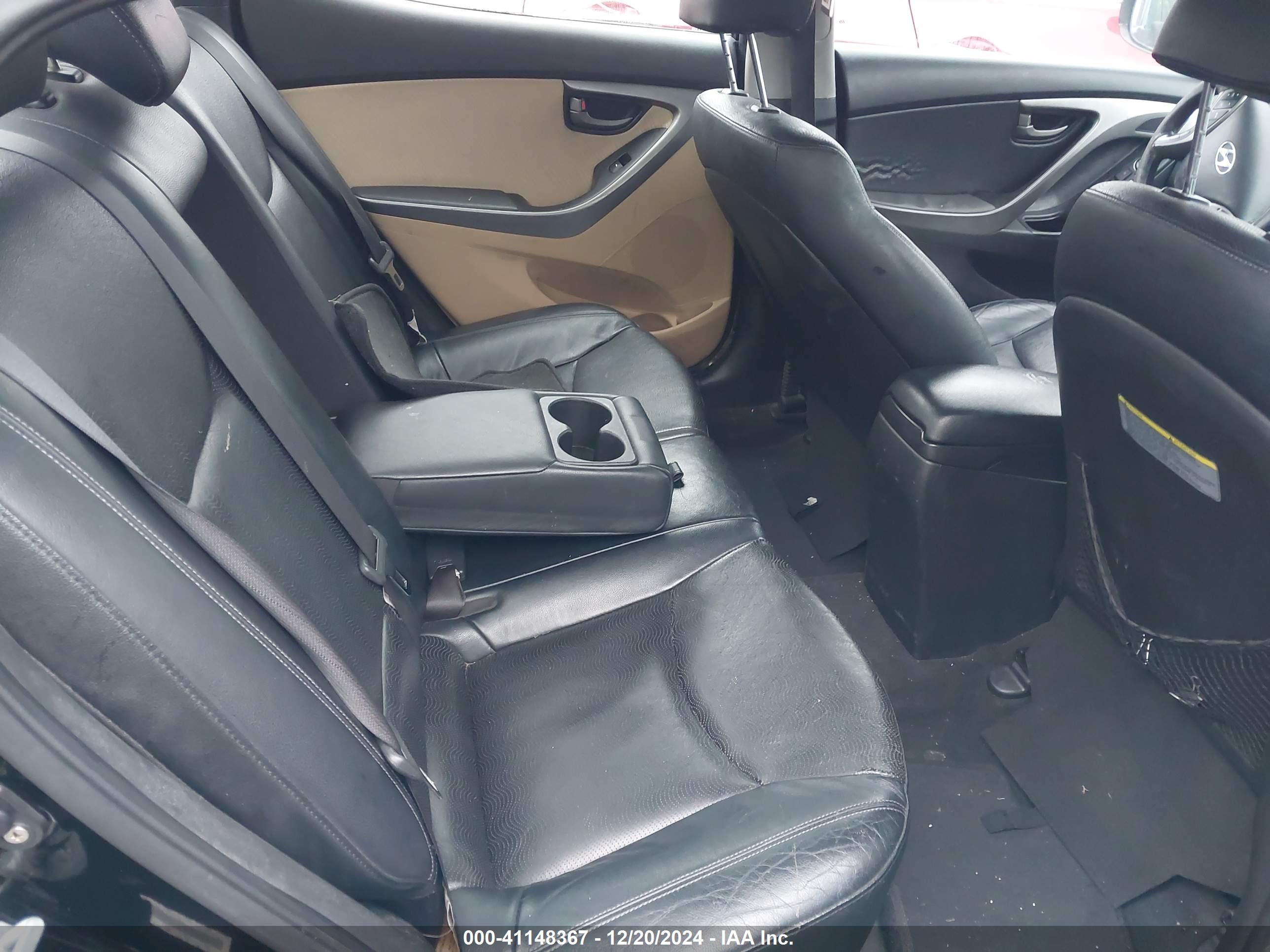 HYUNDAI ELANTRA image 8