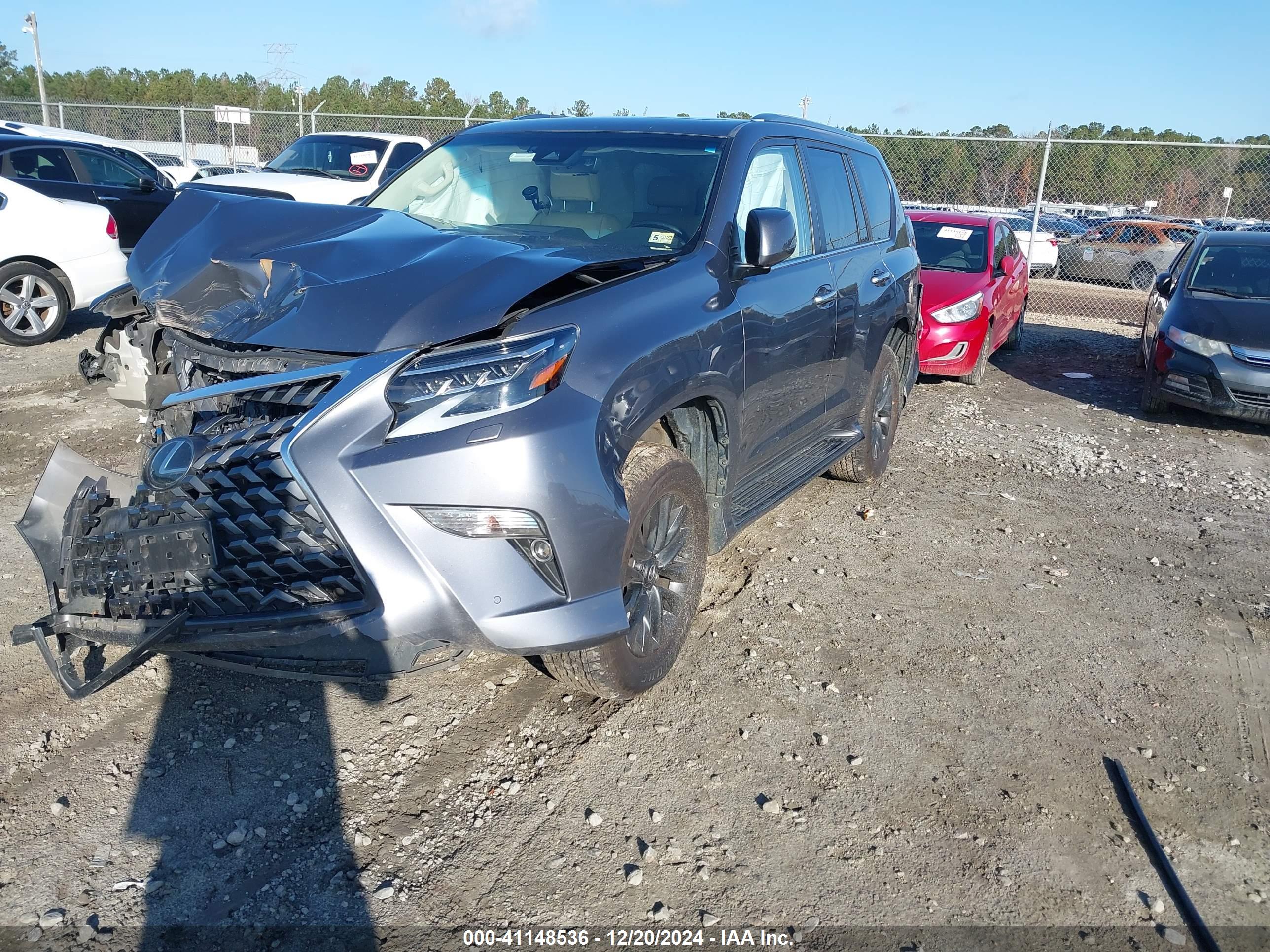 LEXUS GX image 2