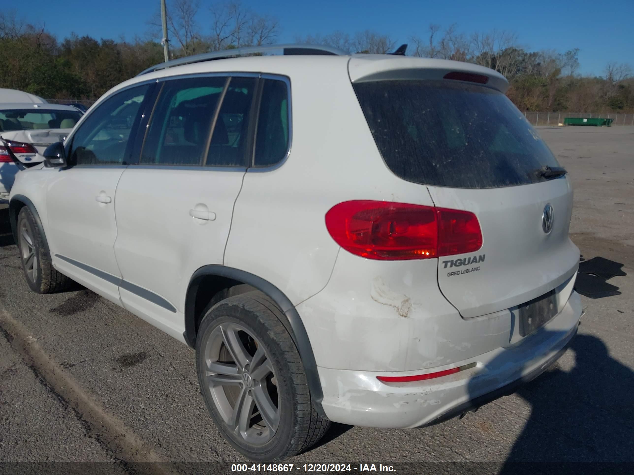 VOLKSWAGEN TIGUAN image 3