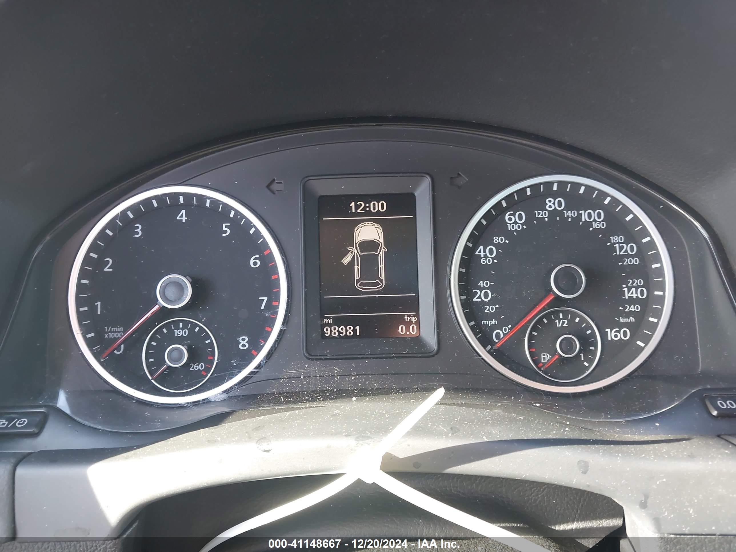 VOLKSWAGEN TIGUAN image 7