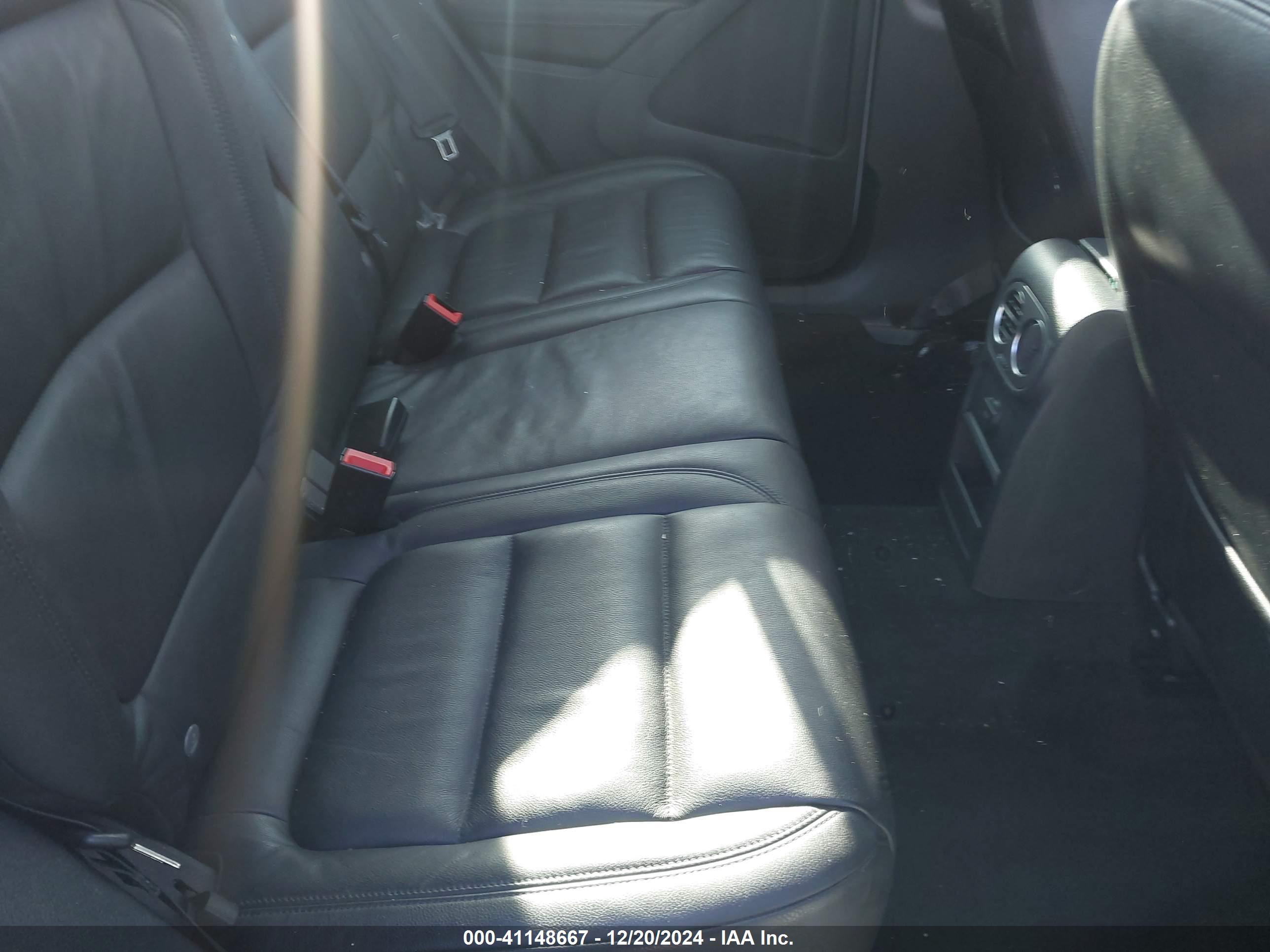 VOLKSWAGEN TIGUAN image 8