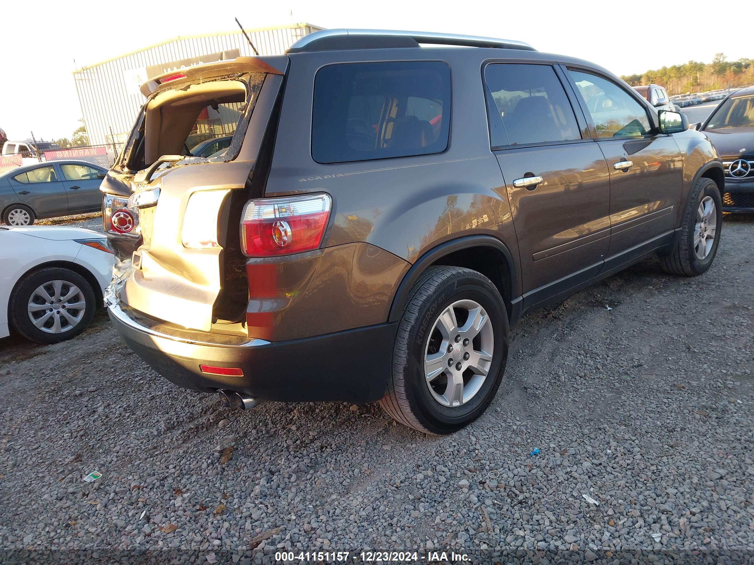 GMC ACADIA image 4